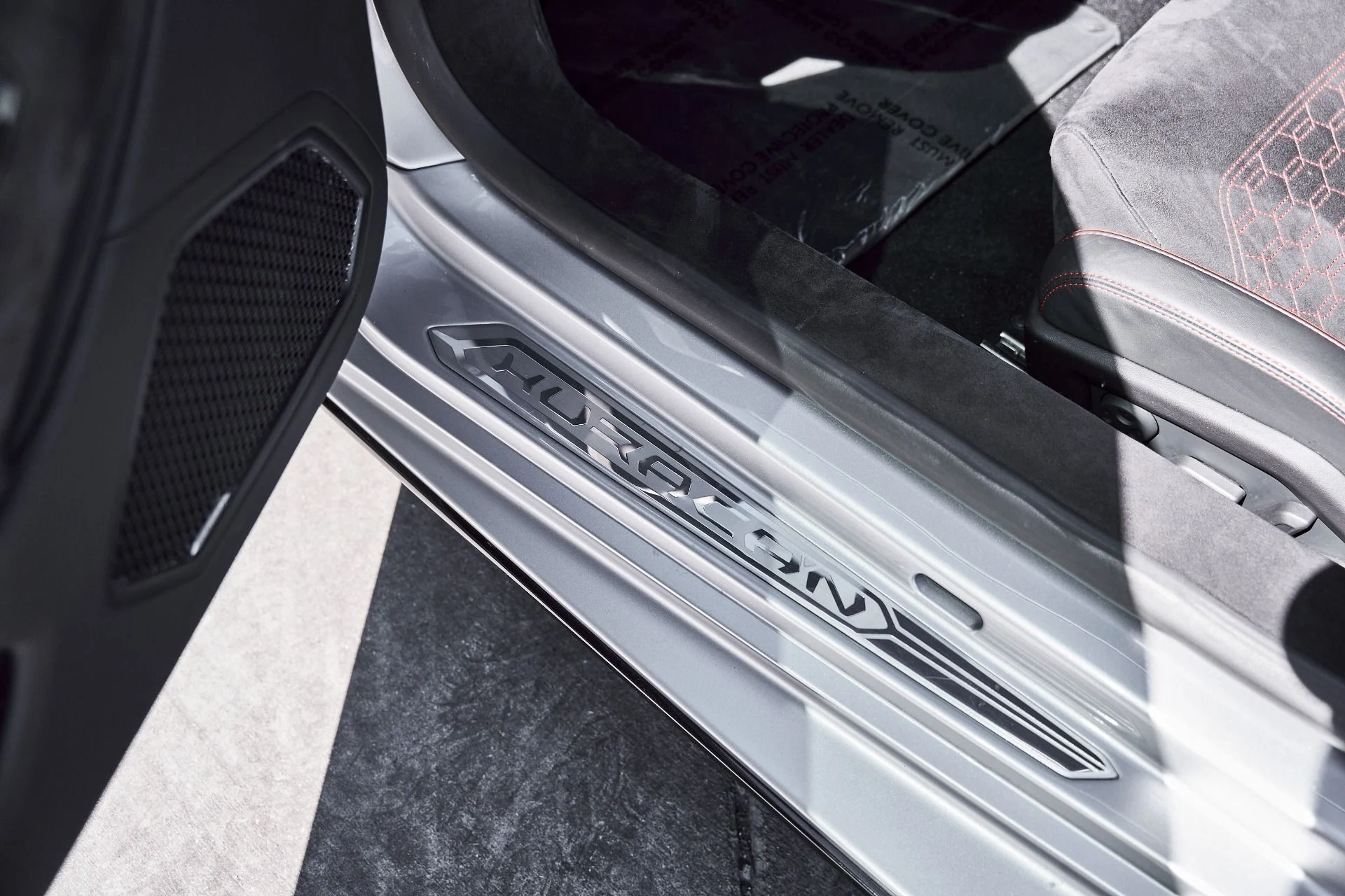 mph039_724474763_Used_2023_Lamborghini_Huracan_Tecnica_Base_1773532139_ba0fc2a402