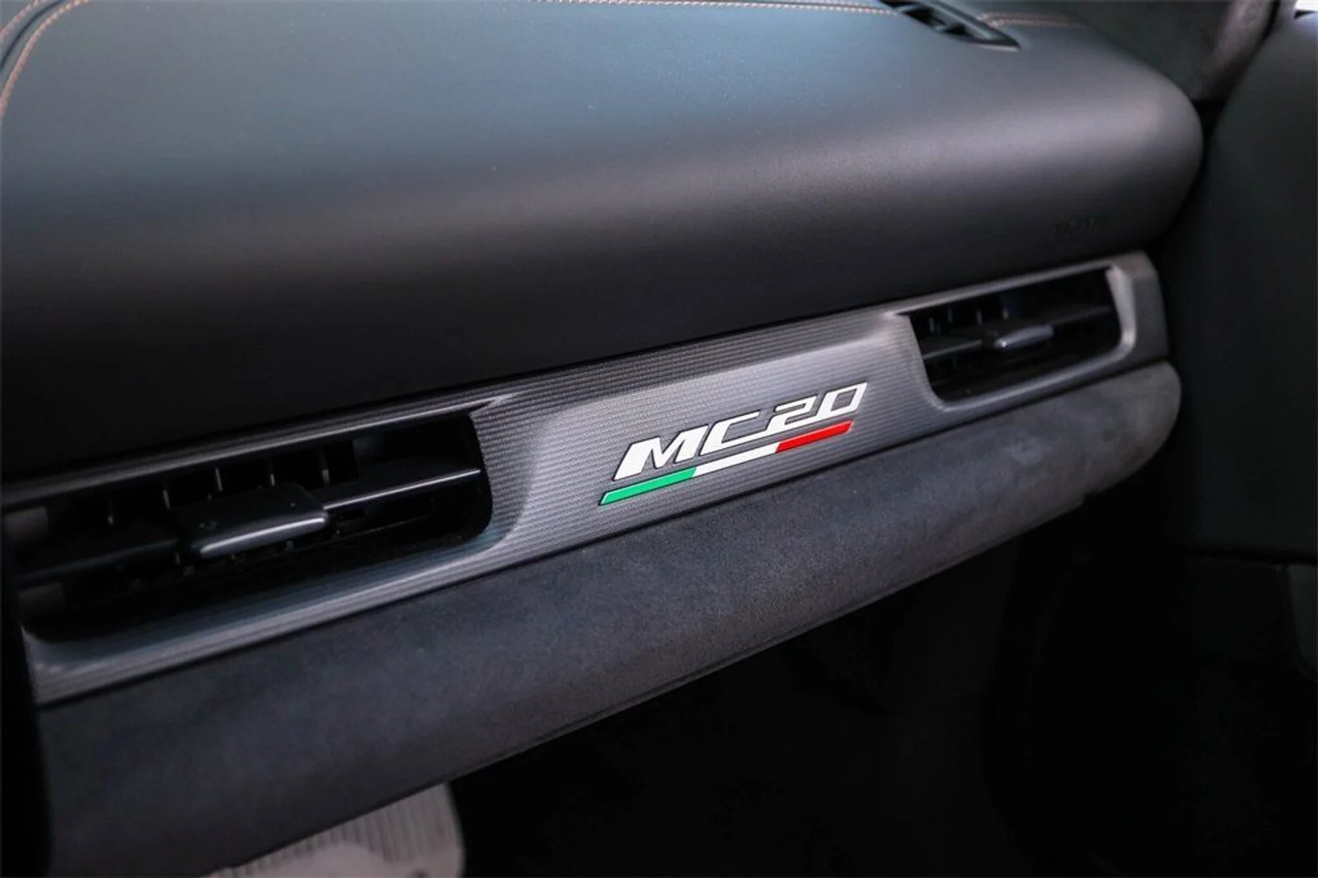 mph039_732824175_1d51e16a287bdadd40d3eaebb42607e4_0f47aa54de