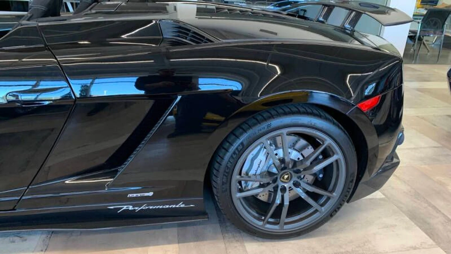 mph039_733177413_2012_lamborghini_gallardo_lp_570_4_spyder_performante_awd_2dr_convertible_9cb2b4d0ab