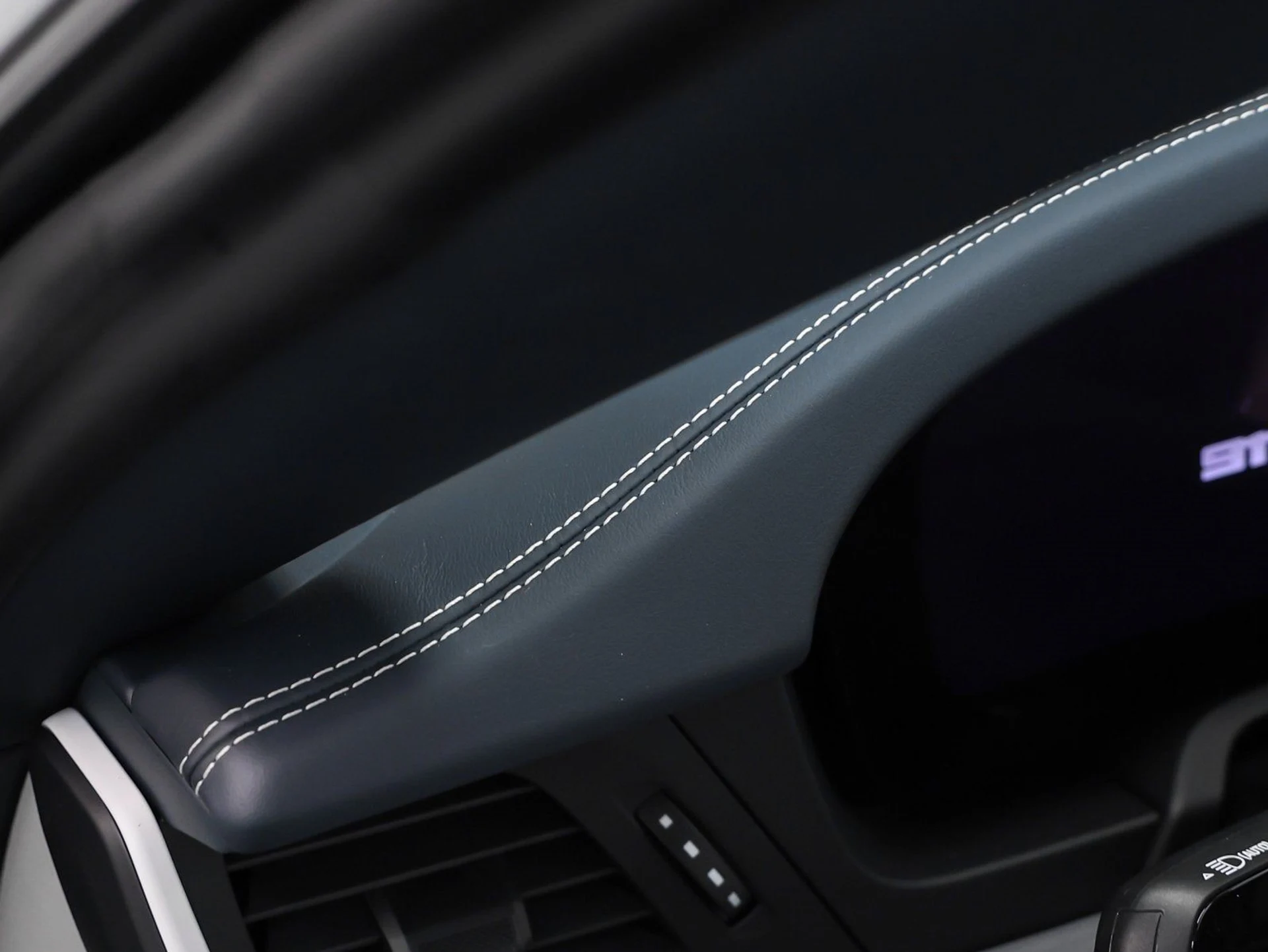 mph039_737931280_40_5041832a24