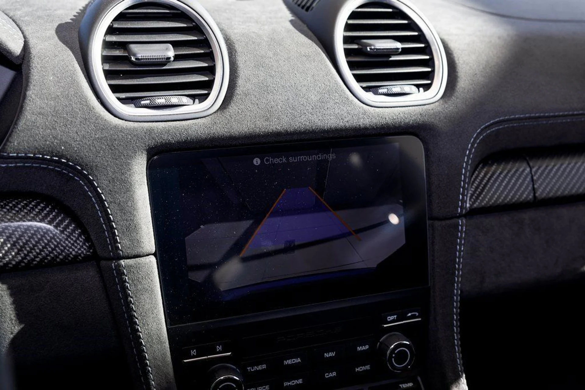 mph039_741720722_16656e4d704c10469d1edf4bcb252921_c60d158476