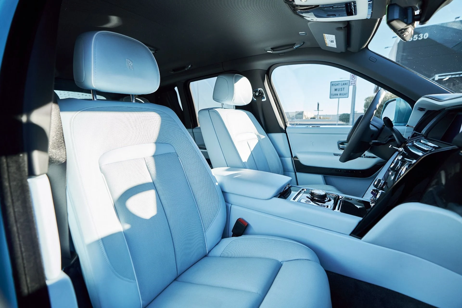 mph039_752042151_Used_2022_Rolls_Royce_Cullinan_Black_Badge_1765411055_f14c809255