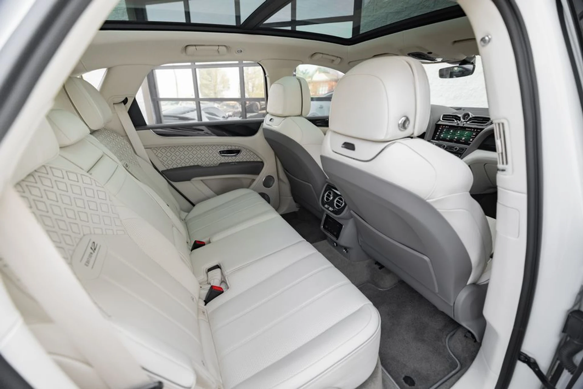 mph039_762398123_f7929ff2c142009b97224d31b9f1ea32x_5fbe9f5504