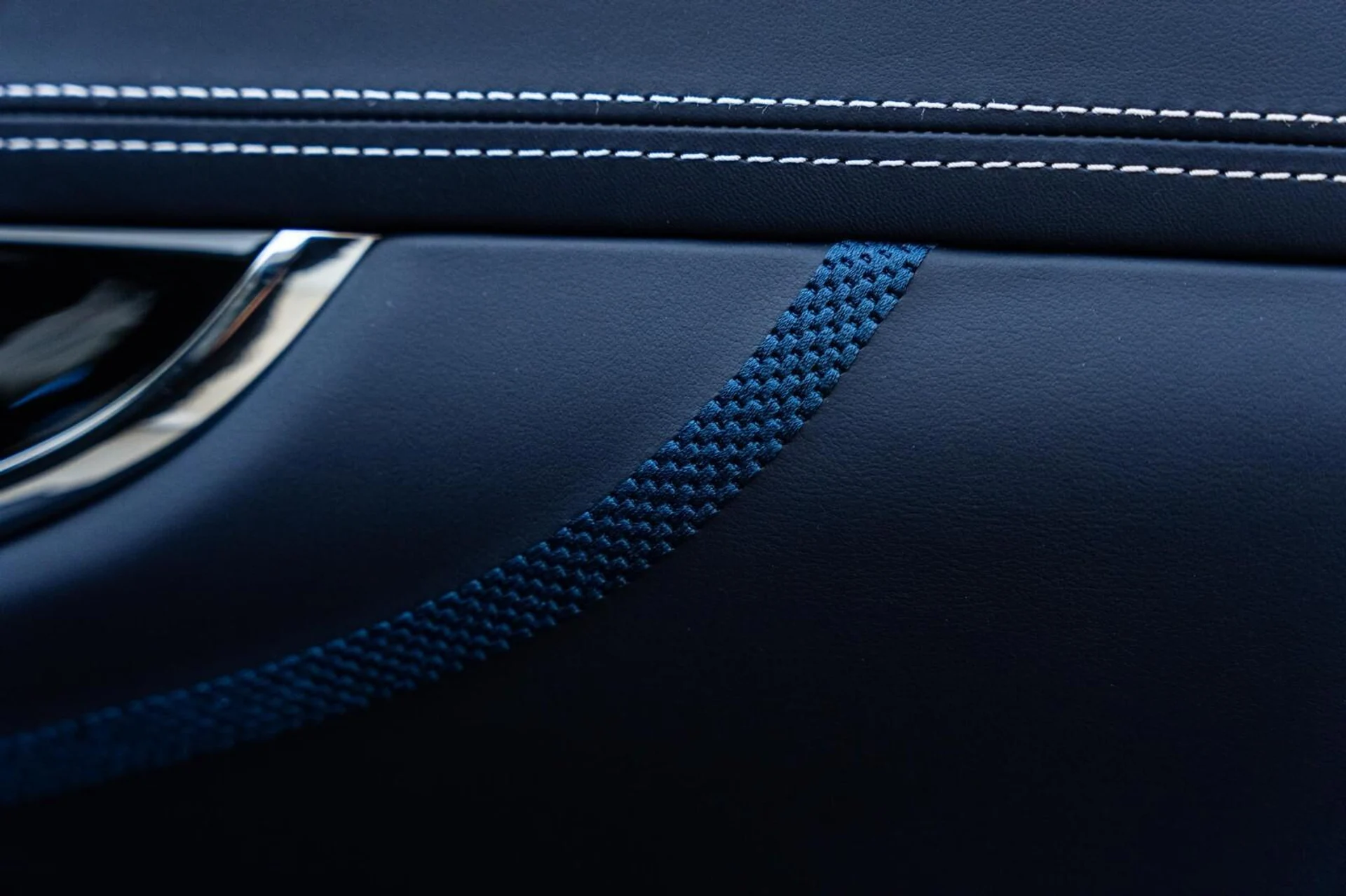 mph039_76582615_New_2025_Aston_Martin_DBX_707_AWD_1744624319_a659756428