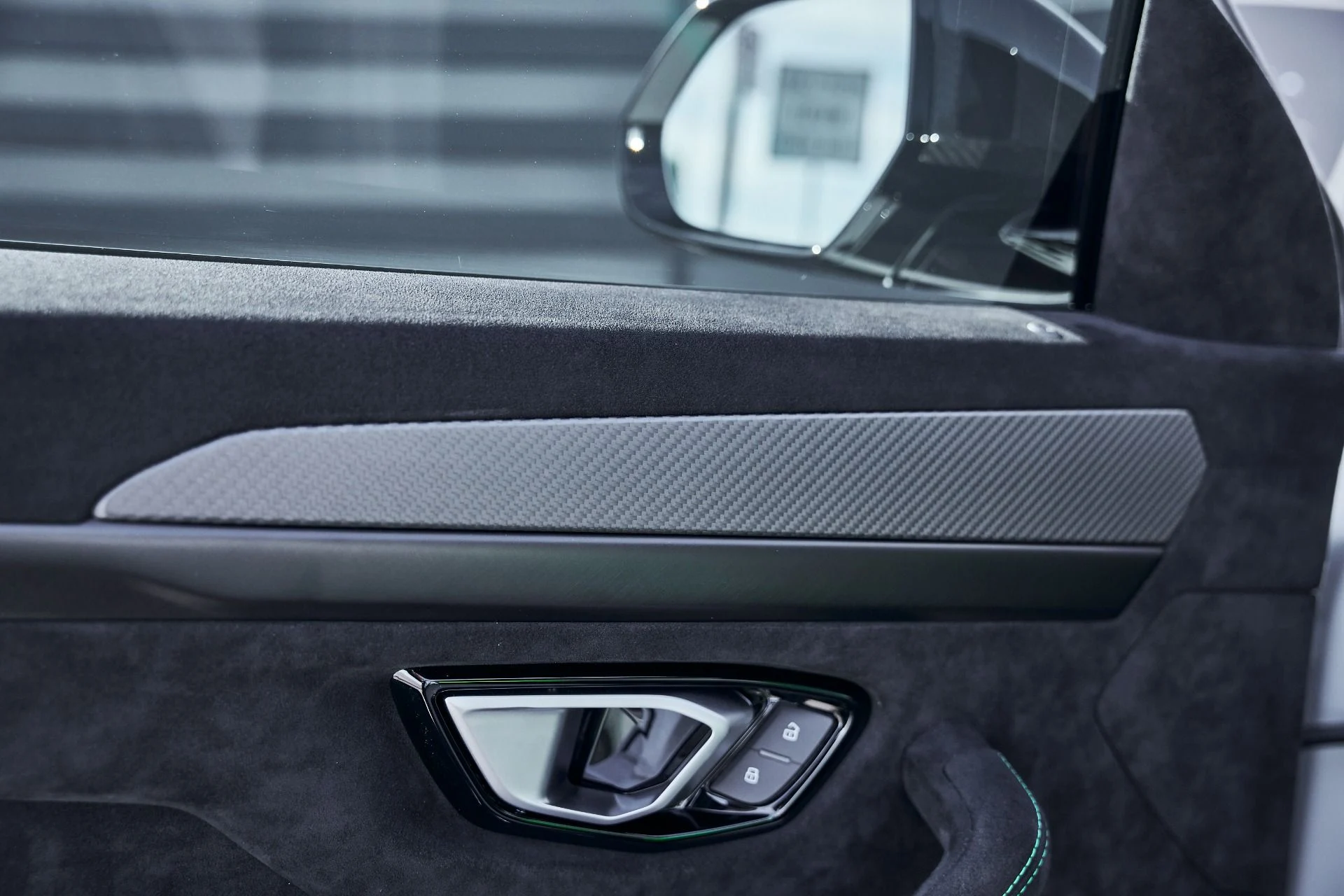 mph039_767595875_Used_2024_Lamborghini_Urus_Performante_1772849091_b5dcb314c4