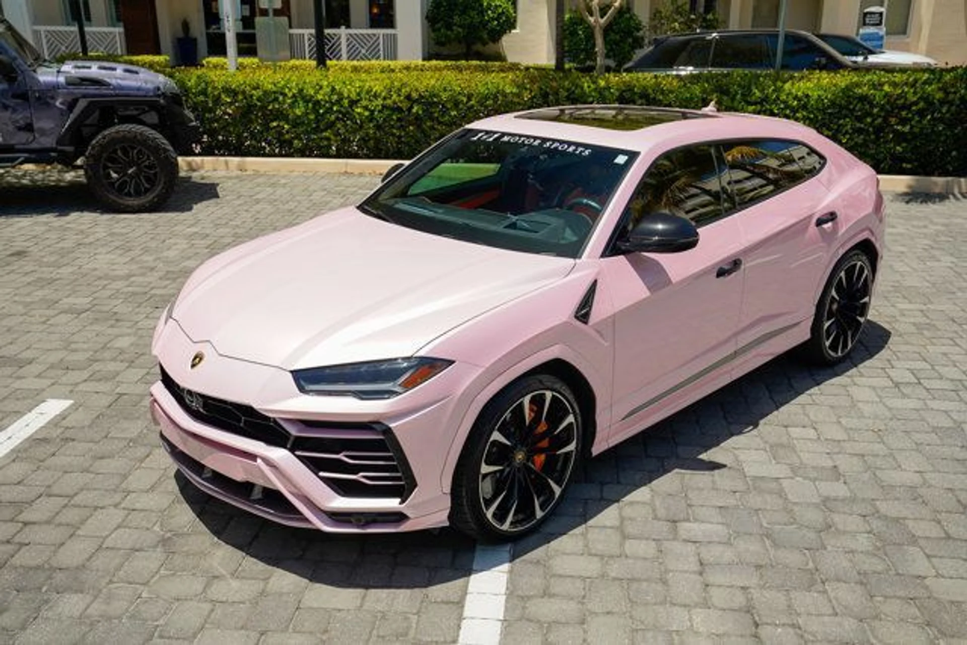 mph039_769924416_used_2021_lamborghini_urus_awd_14354_22713615_40_640_bff43b62d0