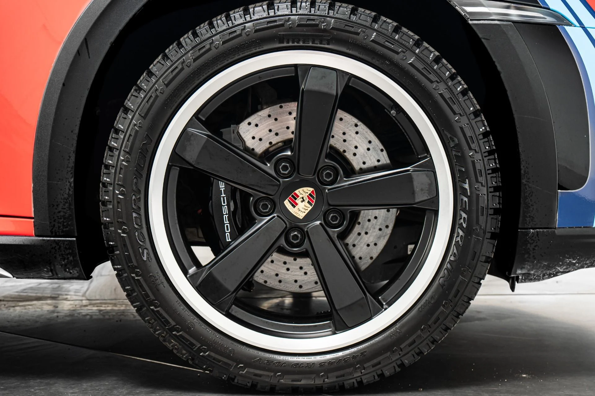 mph039_785003910_Used_2024_Porsche_911_Dakar_Martini_Livery_Carbon_Roof_570_of_2500_1777055109_ef4c007083