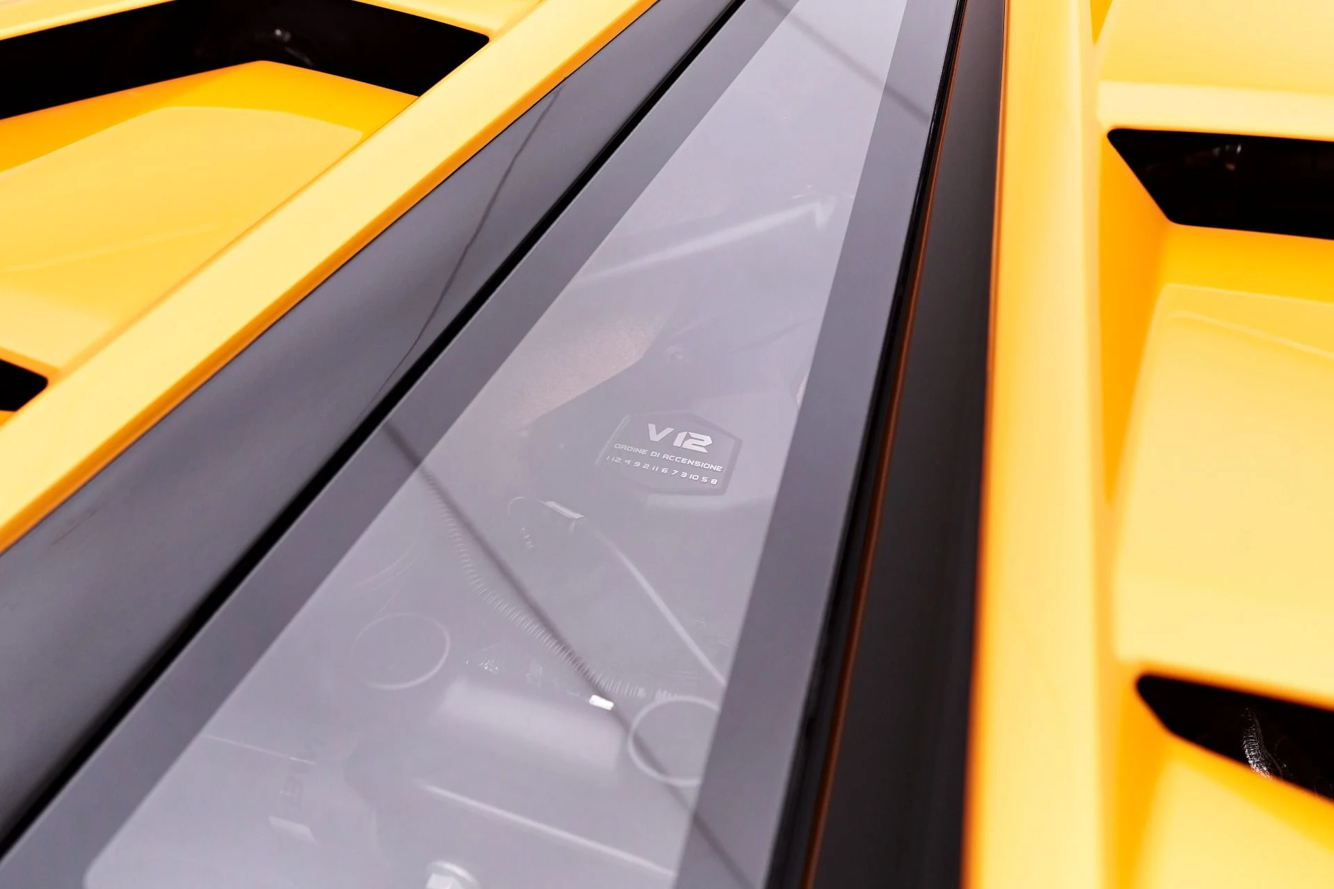 mph039_788386174_Used_2021_Lamborghini_Aventador_SVJ_Base_1755224573_e9a008d56c