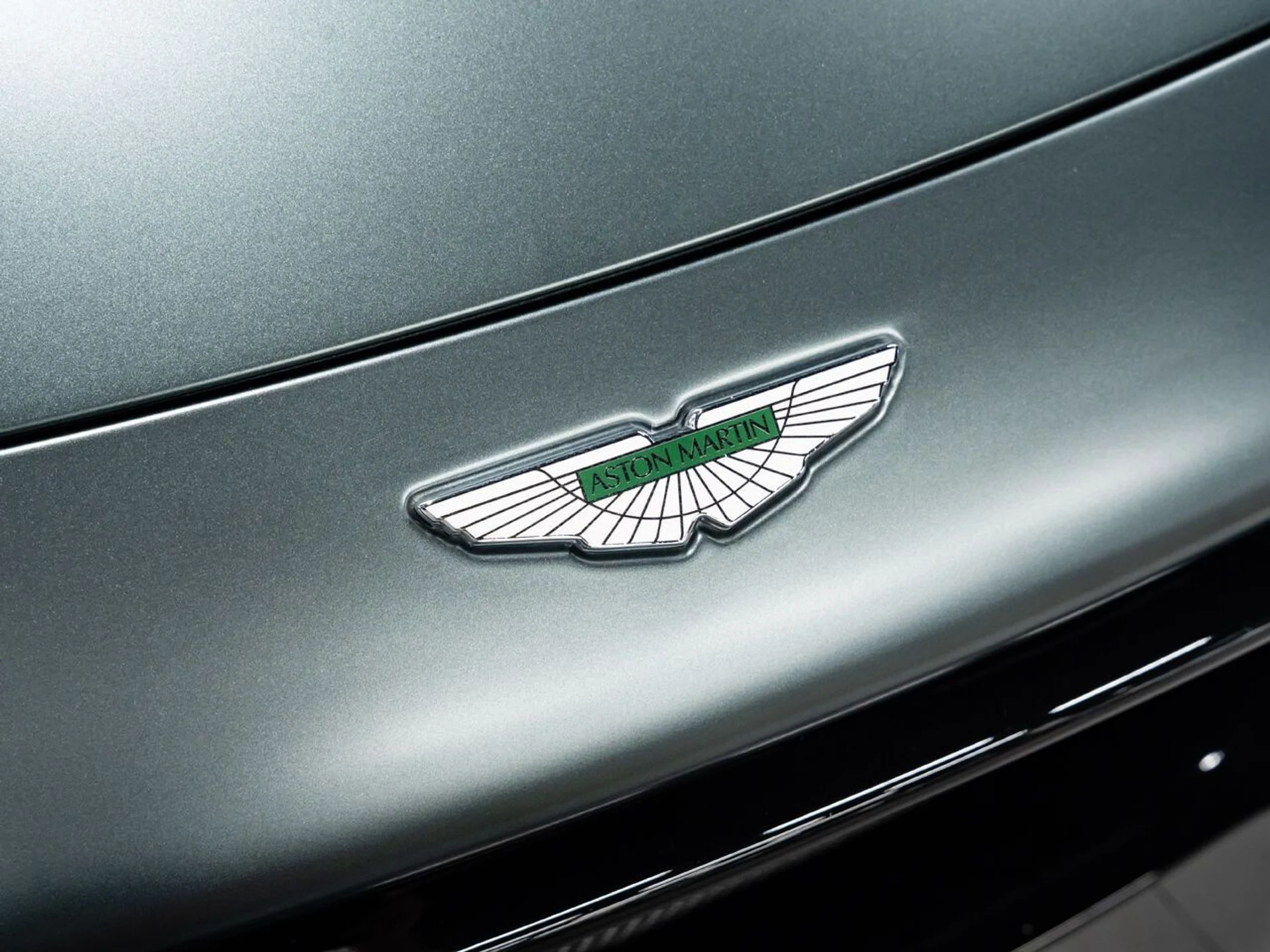 mph039_789485944_aston_martin_vantage_2020_f4eaae59a4