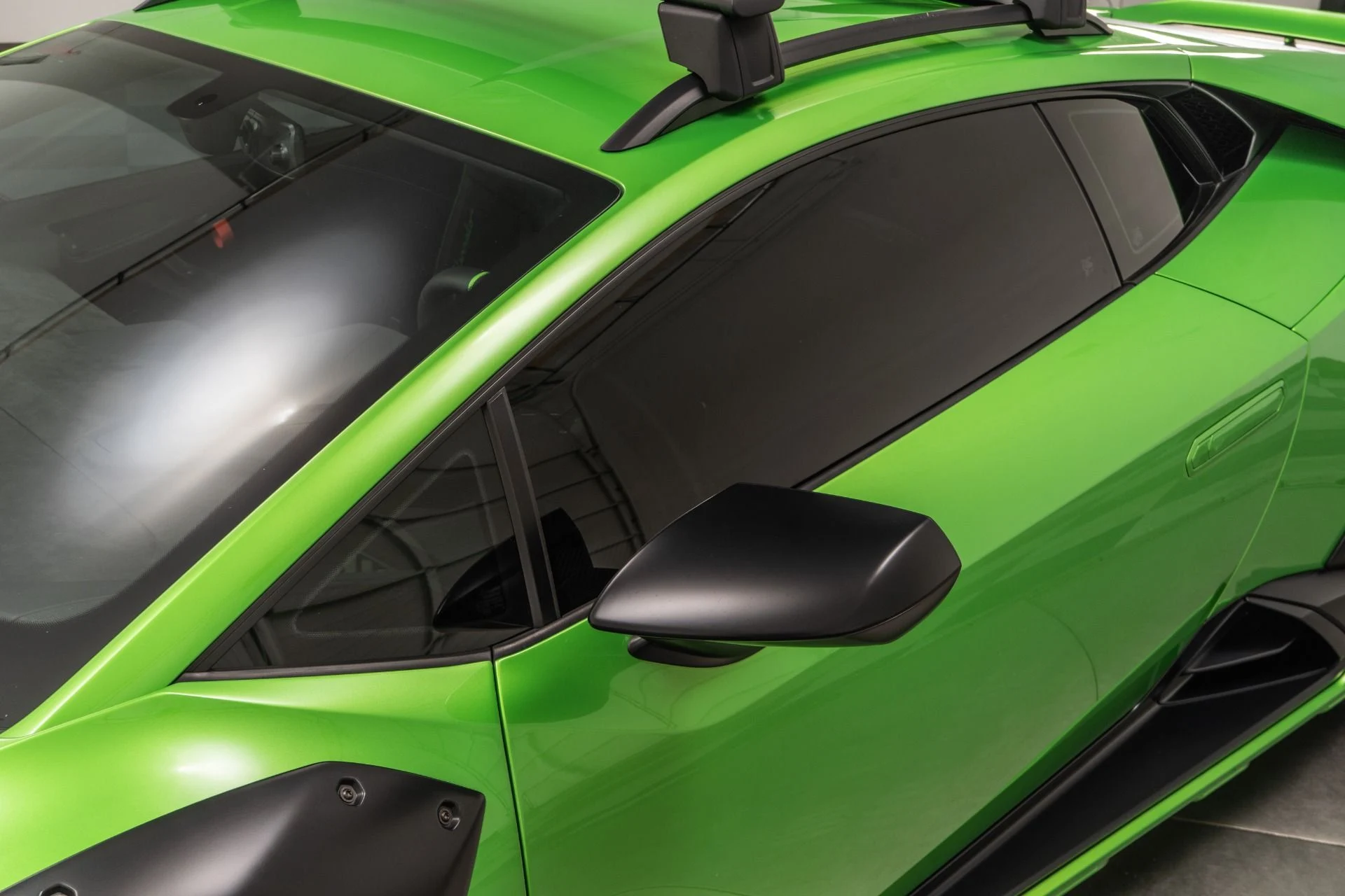 mph039_816709717_Used_2024_Lamborghini_Huracan_Sterrato_1762382893_8271ded3f9