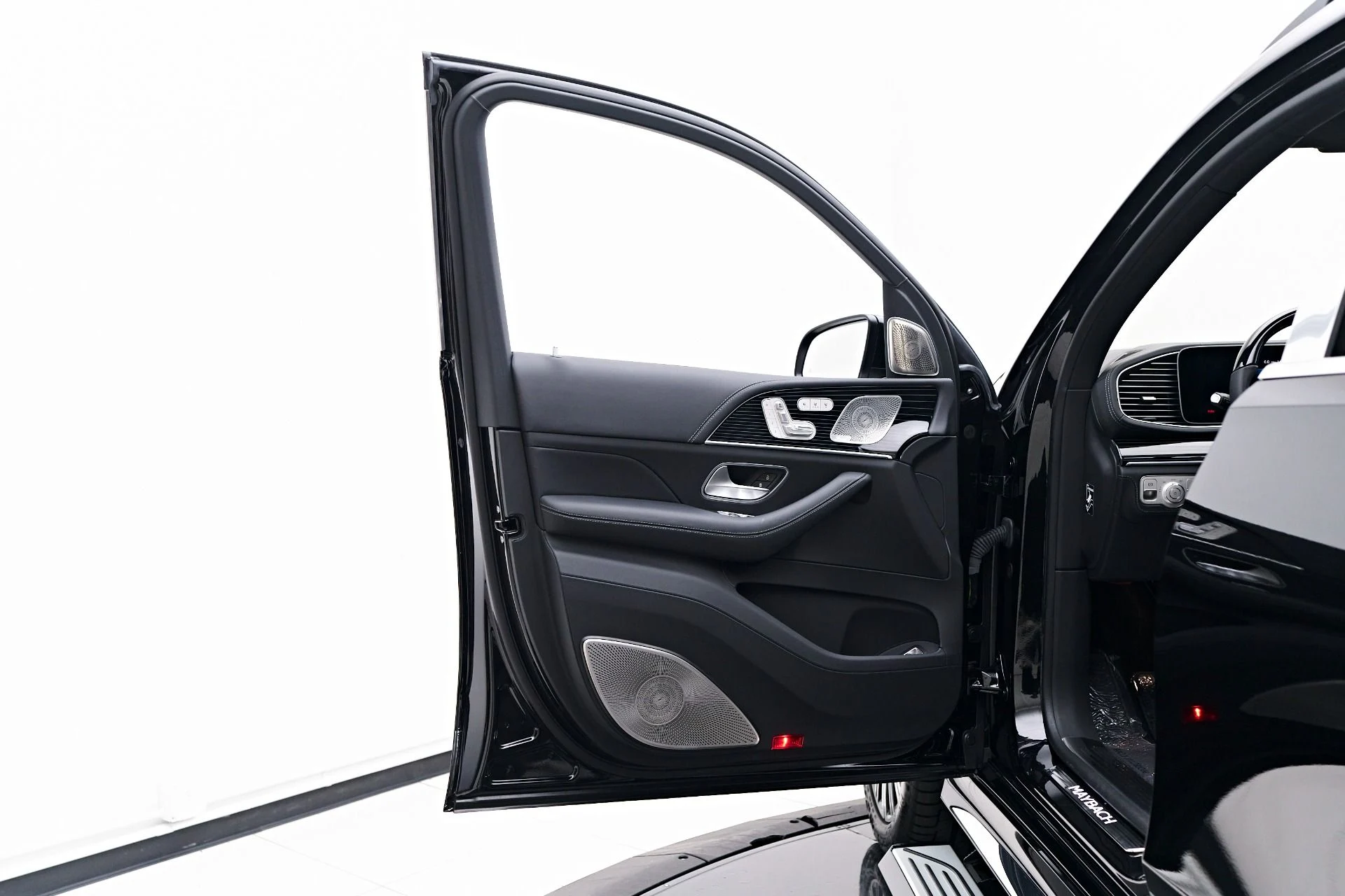 mph039_833022246_Used_2023_Mercedes_Benz_GLS_Maybach_GLS_600_1762799282_d5b25429cb