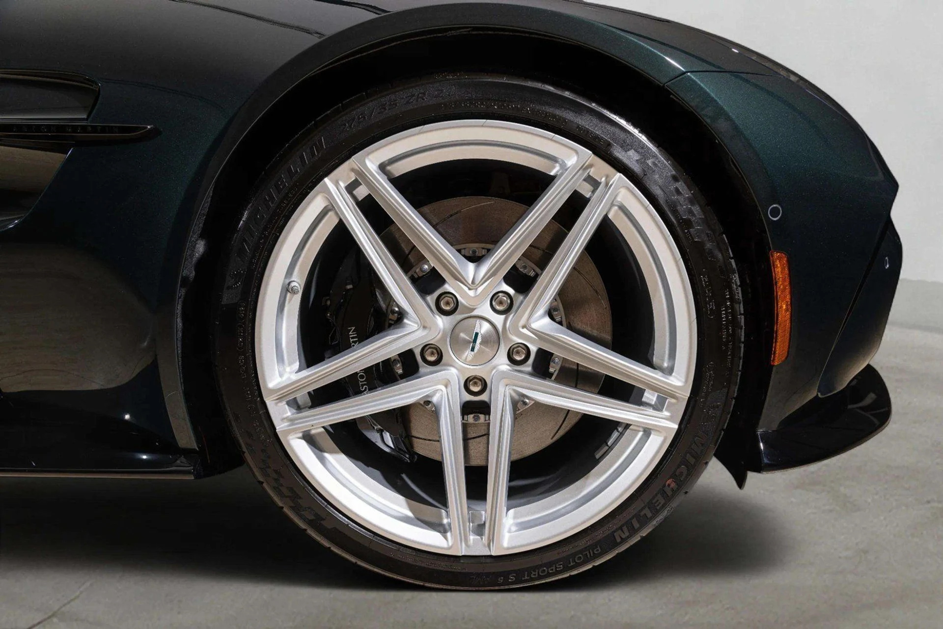 mph039_842561701_fcb372ab_6e64_4446_8485_8a7021207ca0_19cb3ff27b