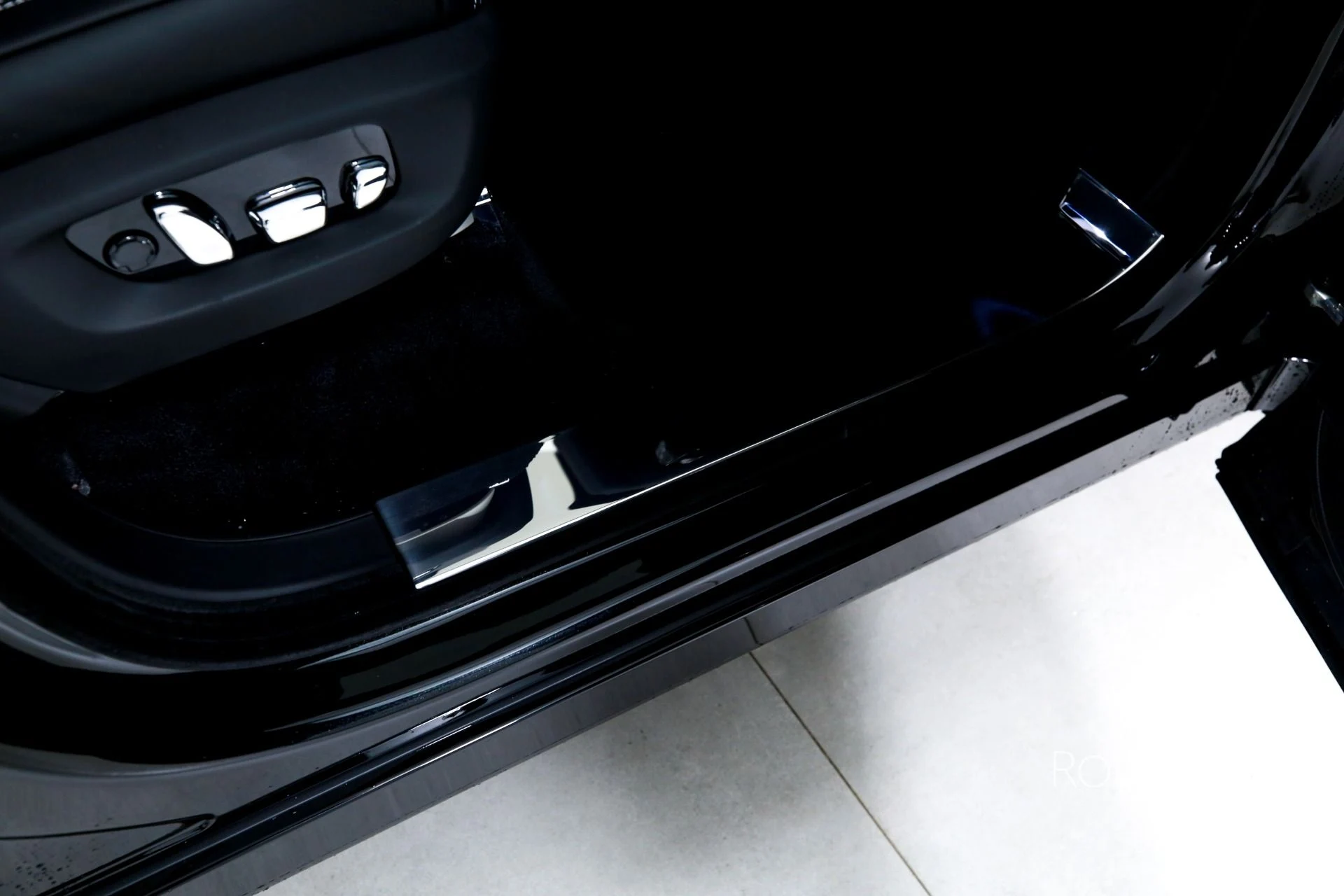 mph039_847261438_Used_2026_Rolls_Royce_Cullinan_1765392948_8e4ee6a678