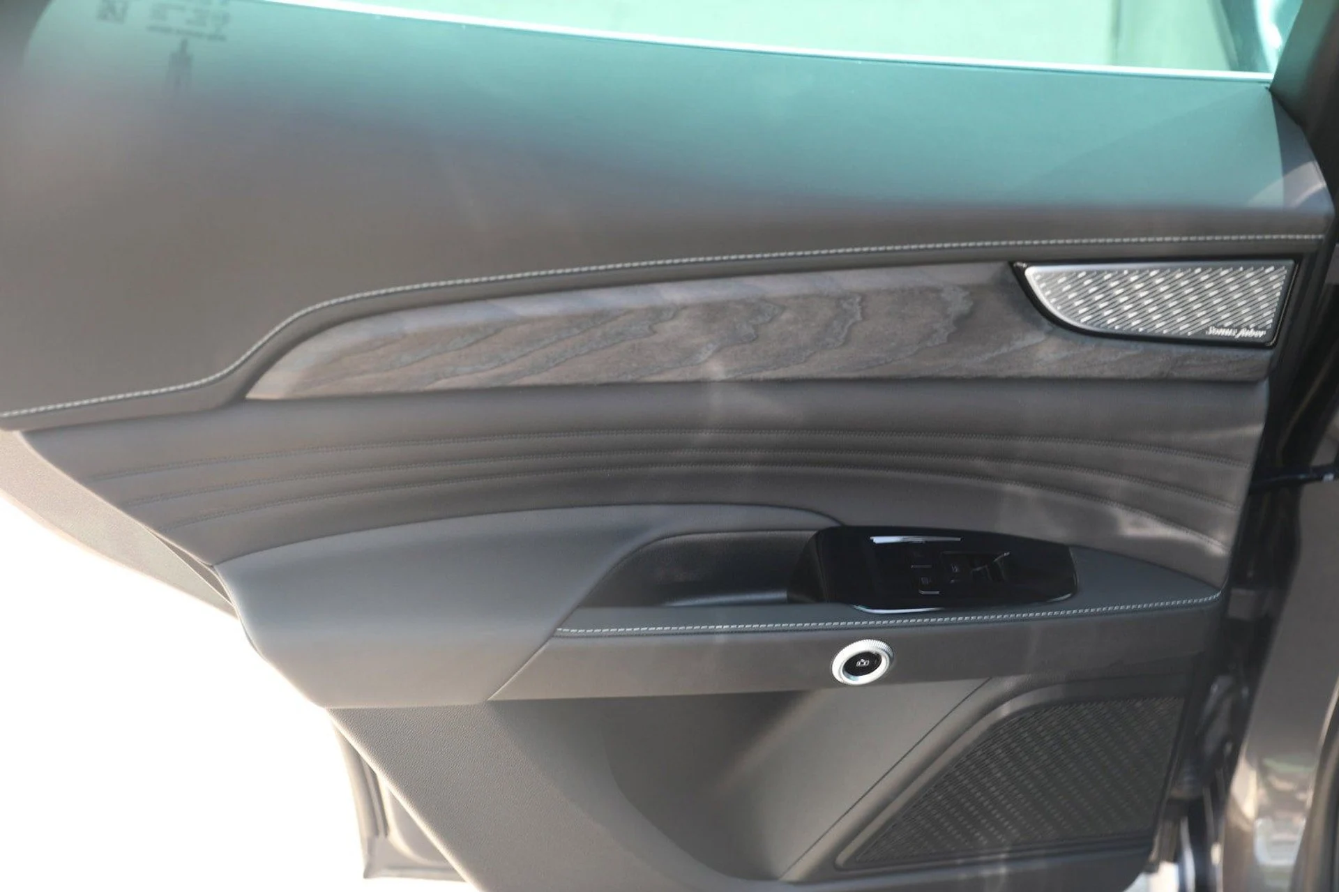 mph039_868262344_9f26106ccd8f4642b1889da37e93e82e_207172a2a5