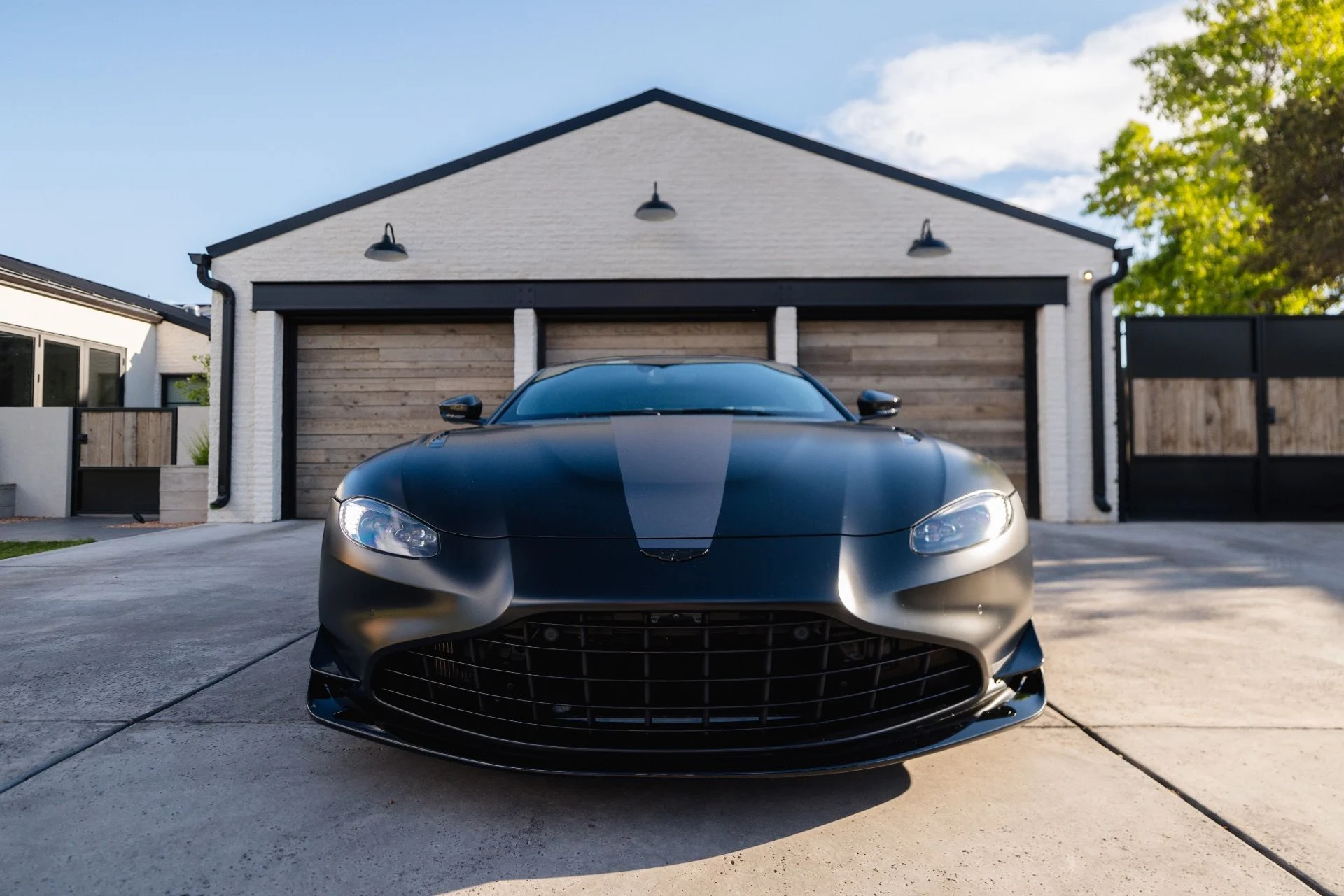 mph039_870048060_Used_2023_Aston_Martin_Vantage_F1_Edition_1715792322_c6f761c8b2