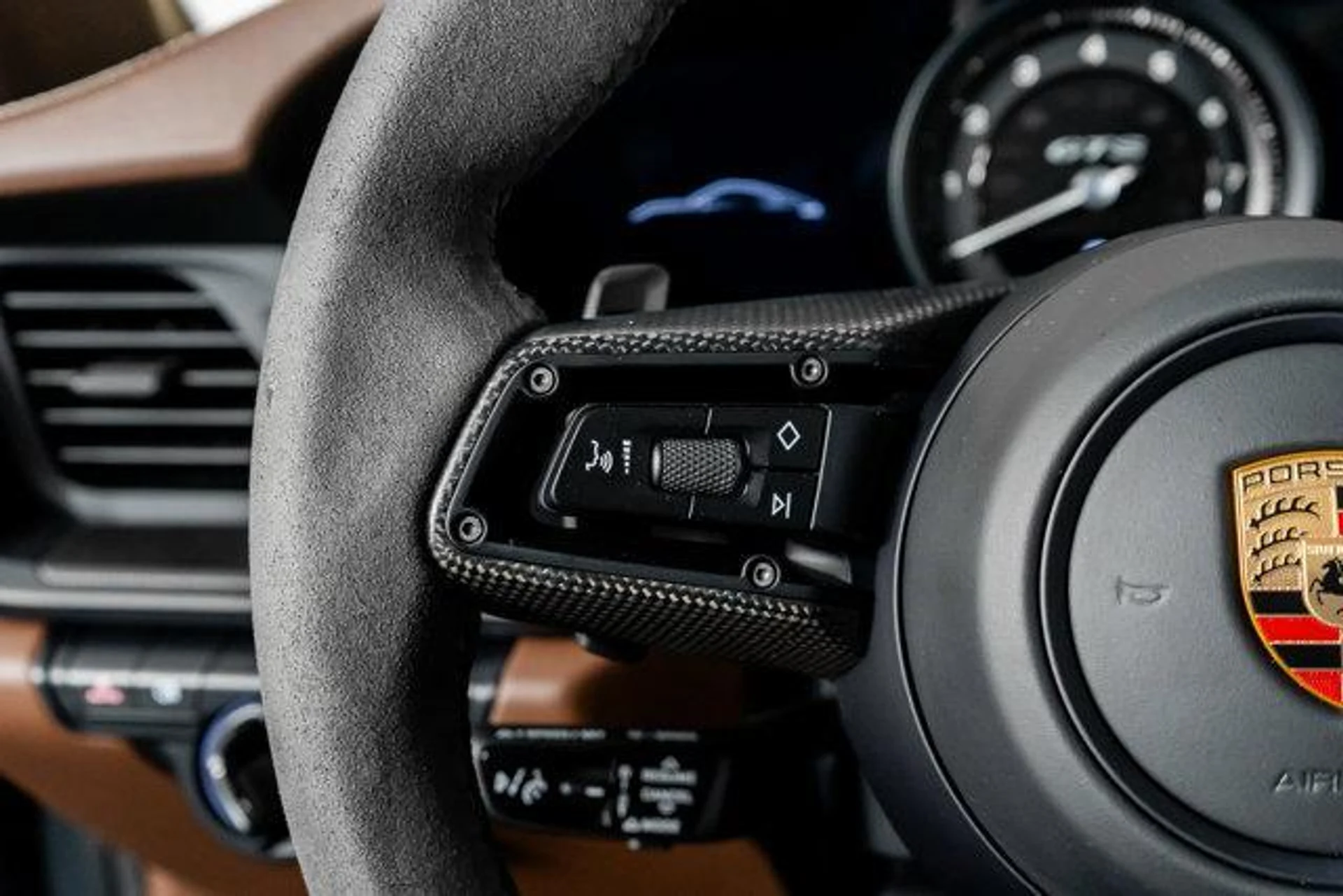 mph039_873227759_29_GD_Sm_Icqxn0e_Yz_YP_Tb_F0_F149_M_06f76d09d4