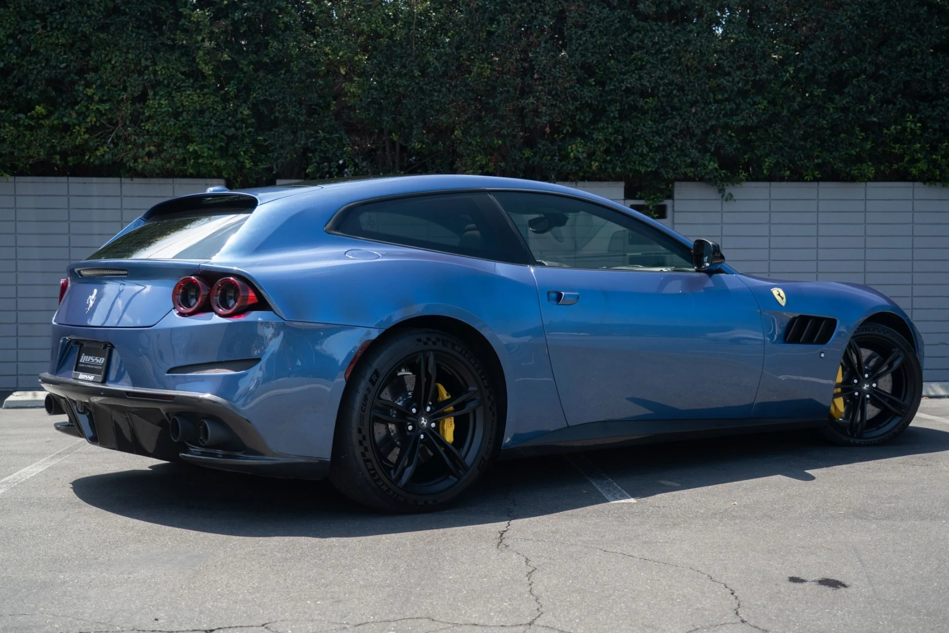 mph039_886473863_Used_2017_Ferrari_GTC_4_Lusso_1755302053_b8233c7eb2