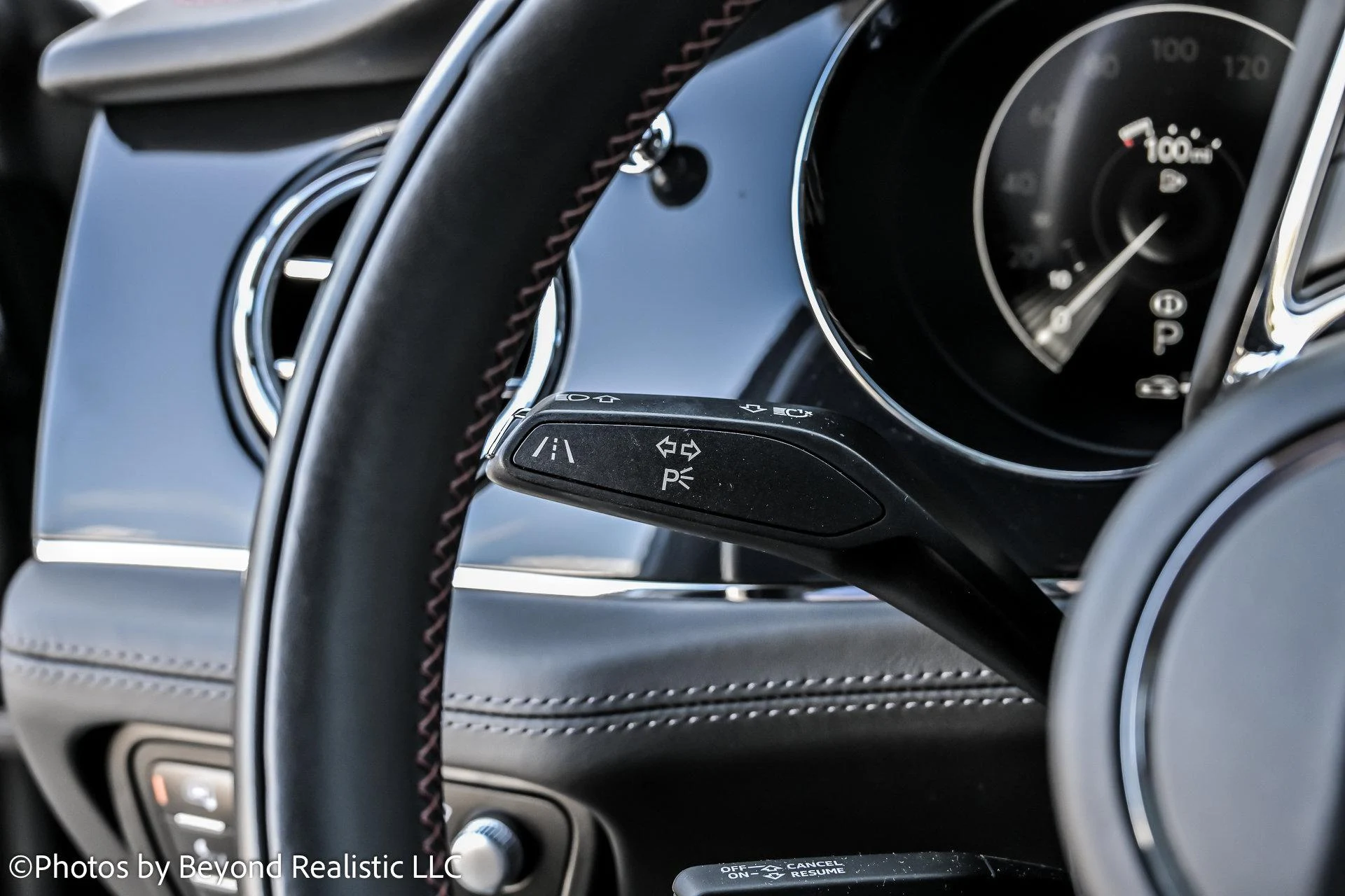 mph039_88752647_Used_2021_Bentley_Bentayga_V8_First_Edition_Specification_Black_Specification_1757146061_dc28525022