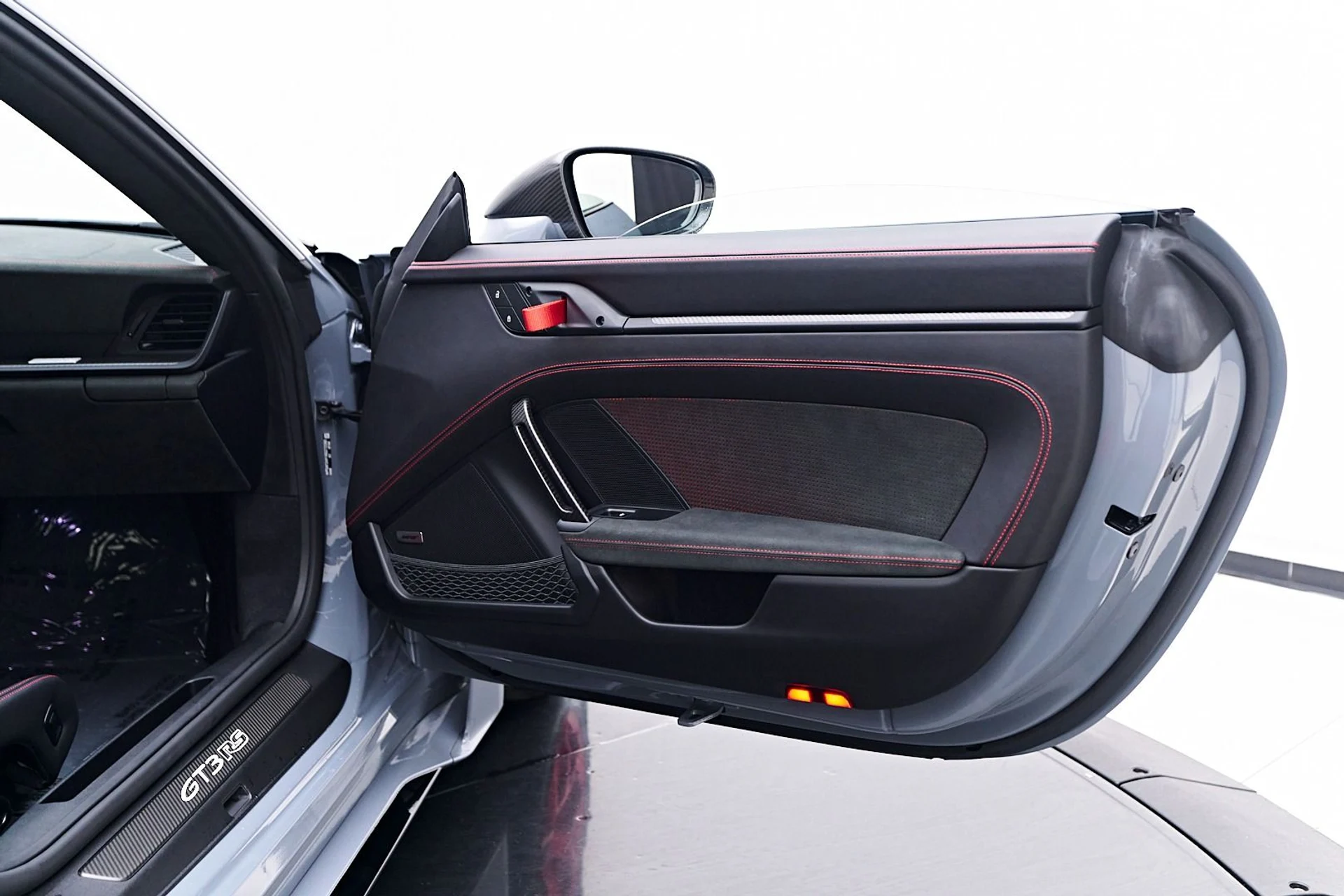 mph039_889145526_Used_2024_Porsche_911_GT_3_RS_1740854858_7429b5a834