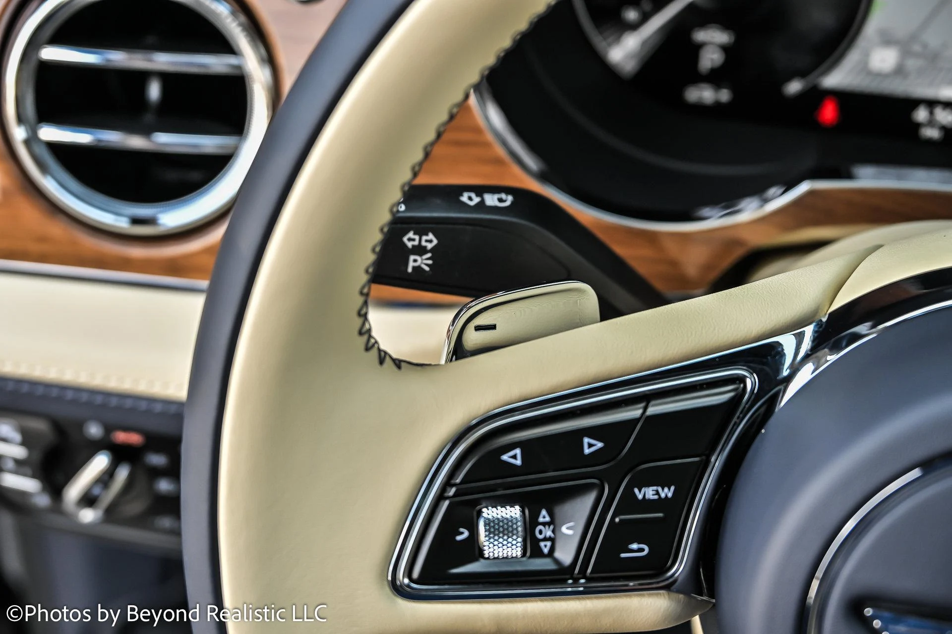 mph039_895024646_Used_2023_Bentley_Bentayga_EWB_1769853188_0a98970827