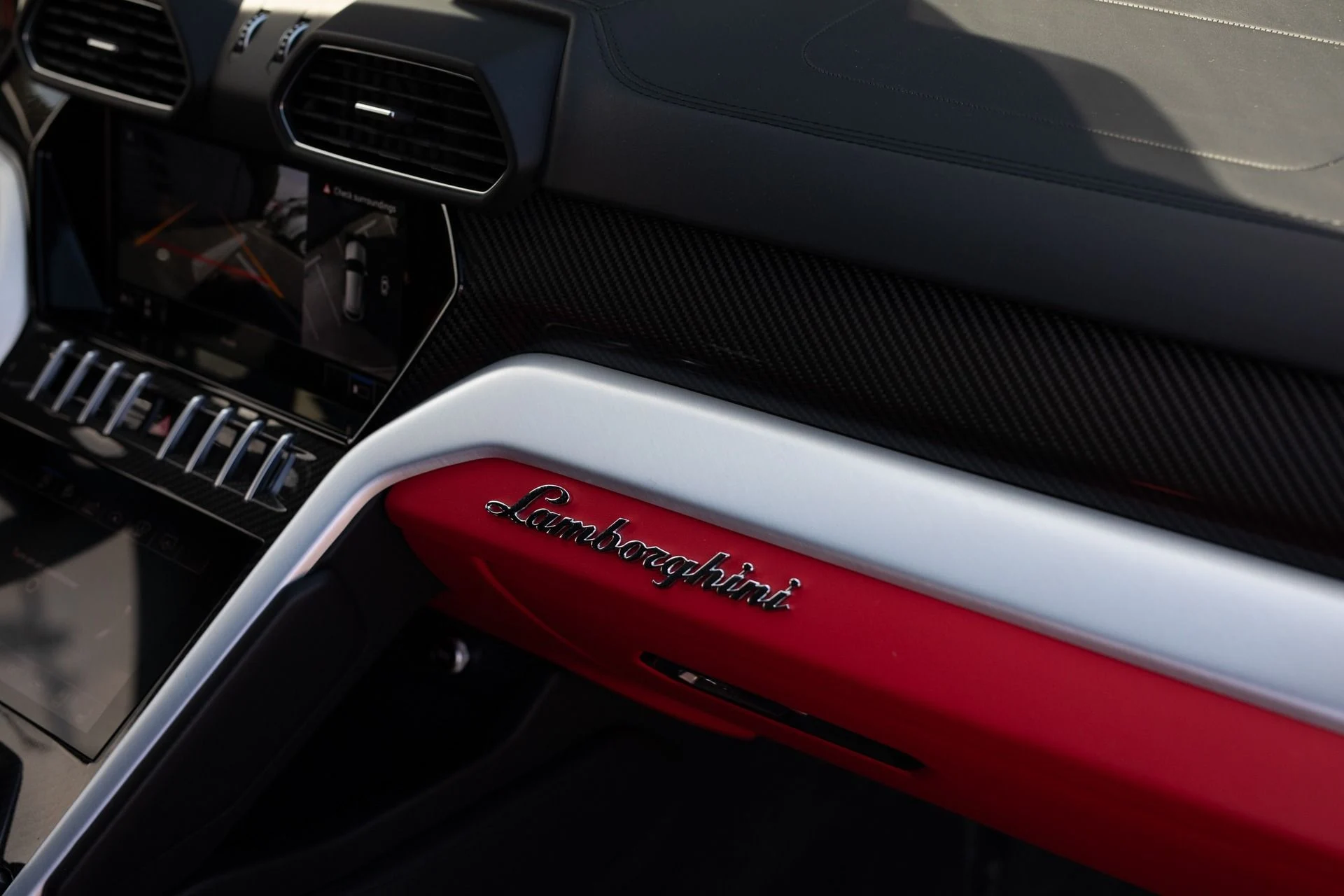 mph039_907462220_Used_2020_Lamborghini_Urus_1739815992_ba7b2dafc4