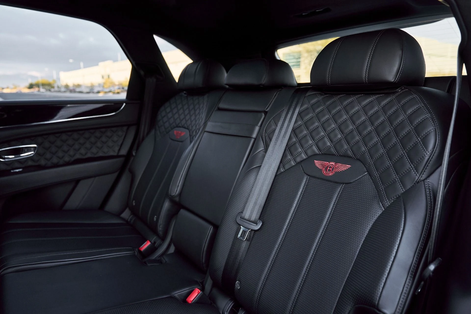 mph039_908852173_Used_2022_Bentley_Bentayga_V8_1768246151_02a4045fa3