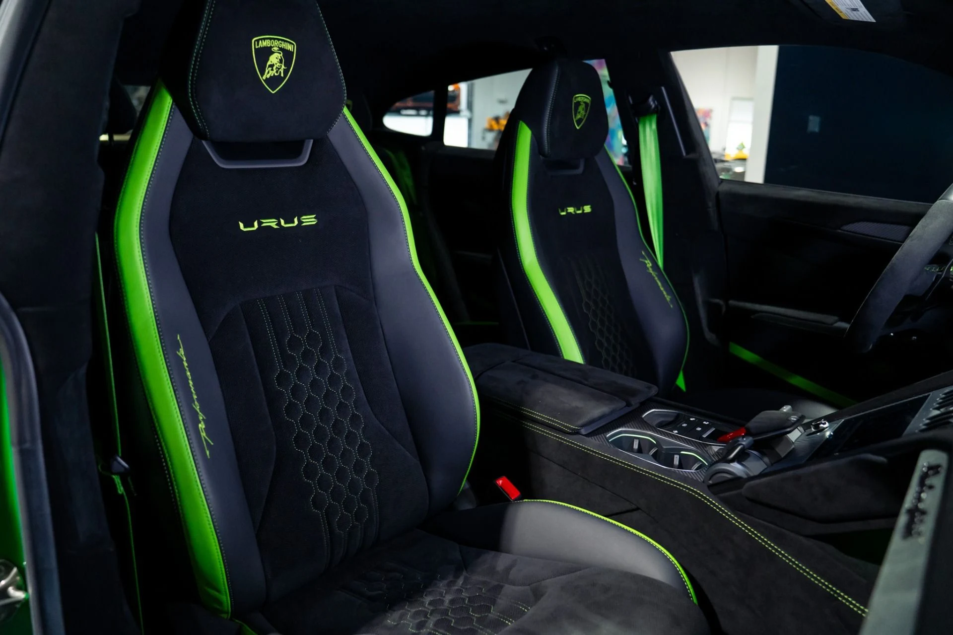 mph039_91657326_Used_2023_Lamborghini_Urus_Performante_Full_Carbon_Pack_Stealth_PPF_1785519907_8aac6515bf