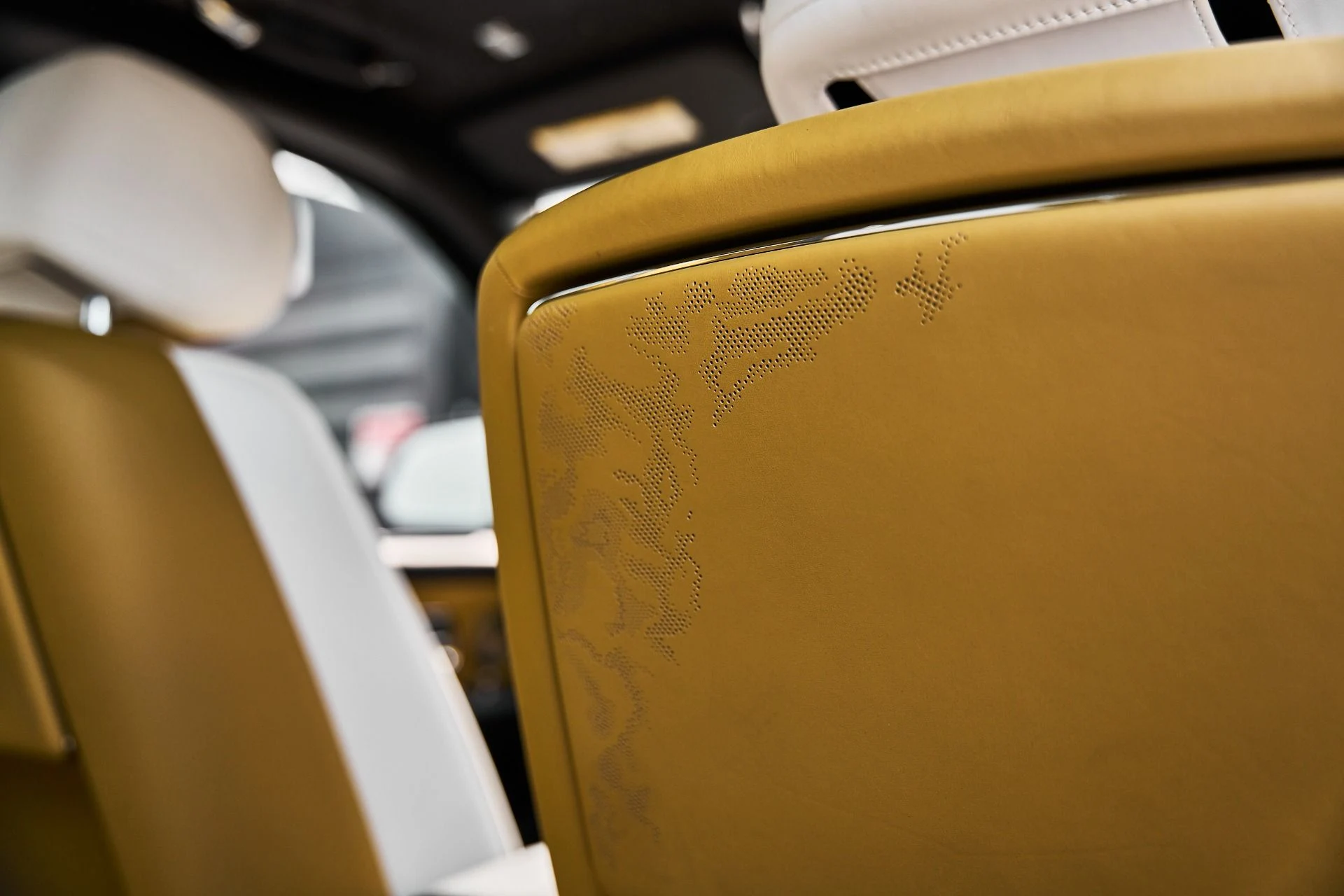 mph039_918549479_Used_2026_Rolls_Royce_Cullinan_Black_Badge_1776556045_288381901f