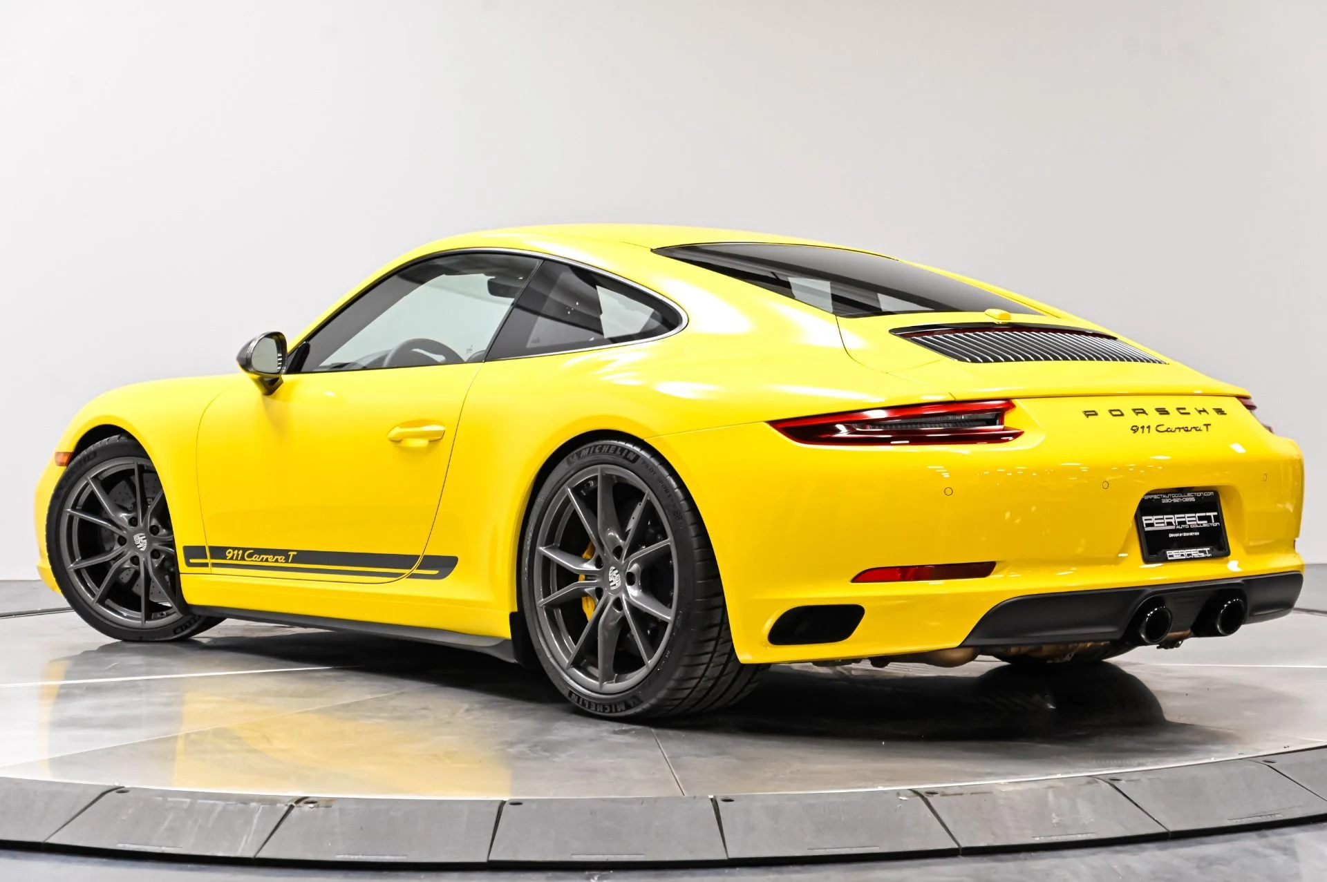 mph039_926928962_Used_2018_Porsche_911_Carrera_T_1790277713_2ffb107d33