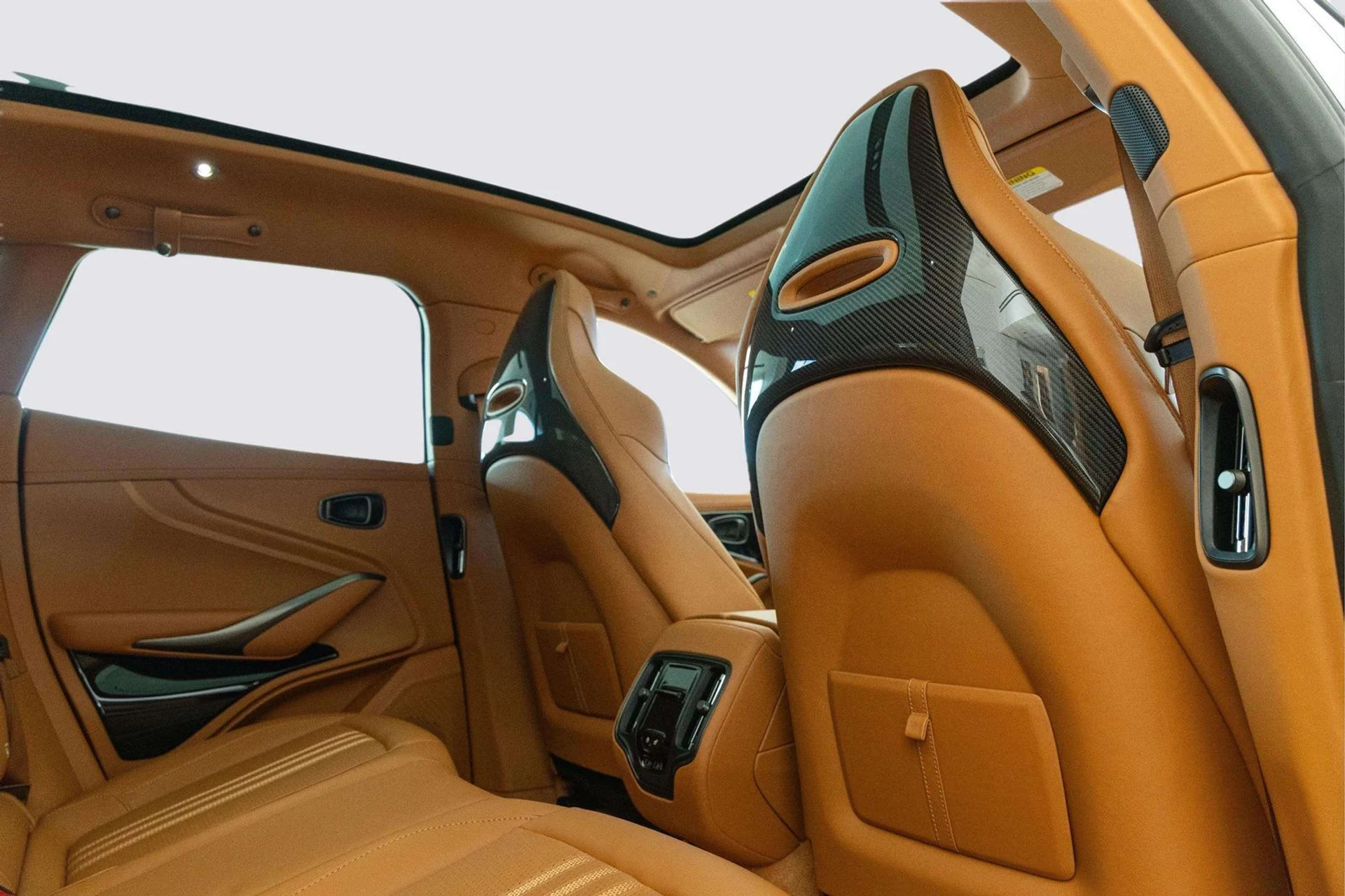 mph039_935859706_38998c36_7d89_4d28_a31d_57bb1de083d5_247a6c8af9