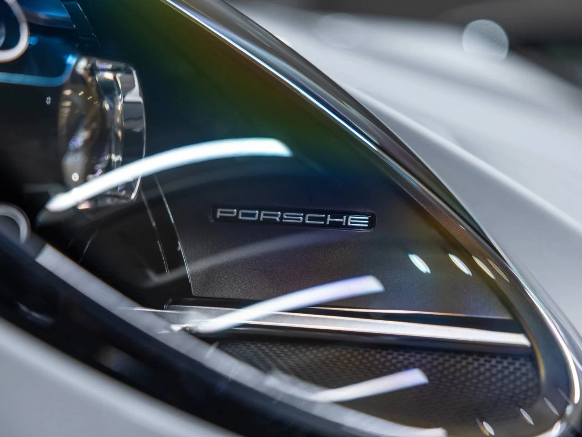 mph039_936369071_40_a85e065123