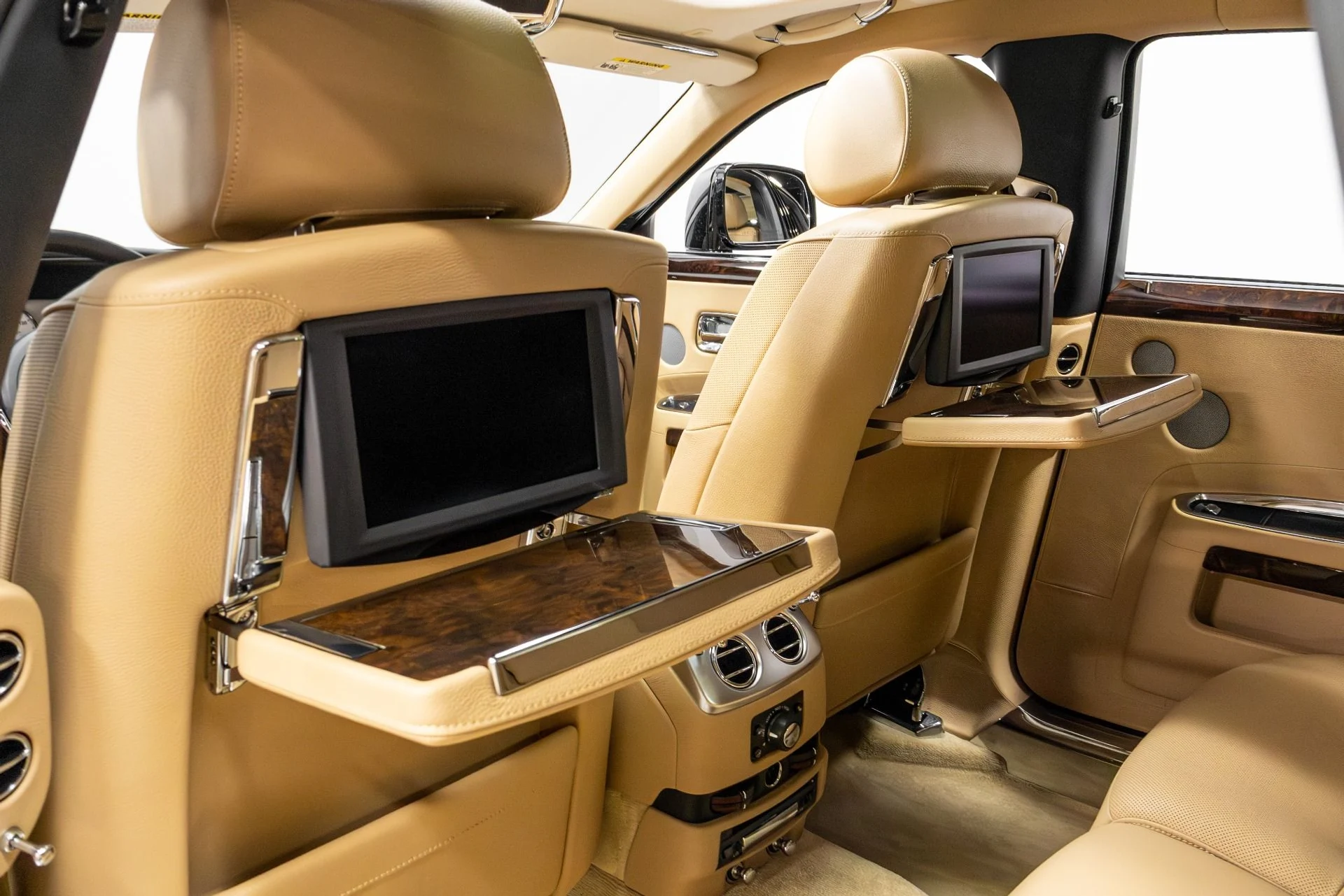 mph039_945244383_Used_2011_Rolls_Royce_Ghost_1771348774_8b9ef3e525