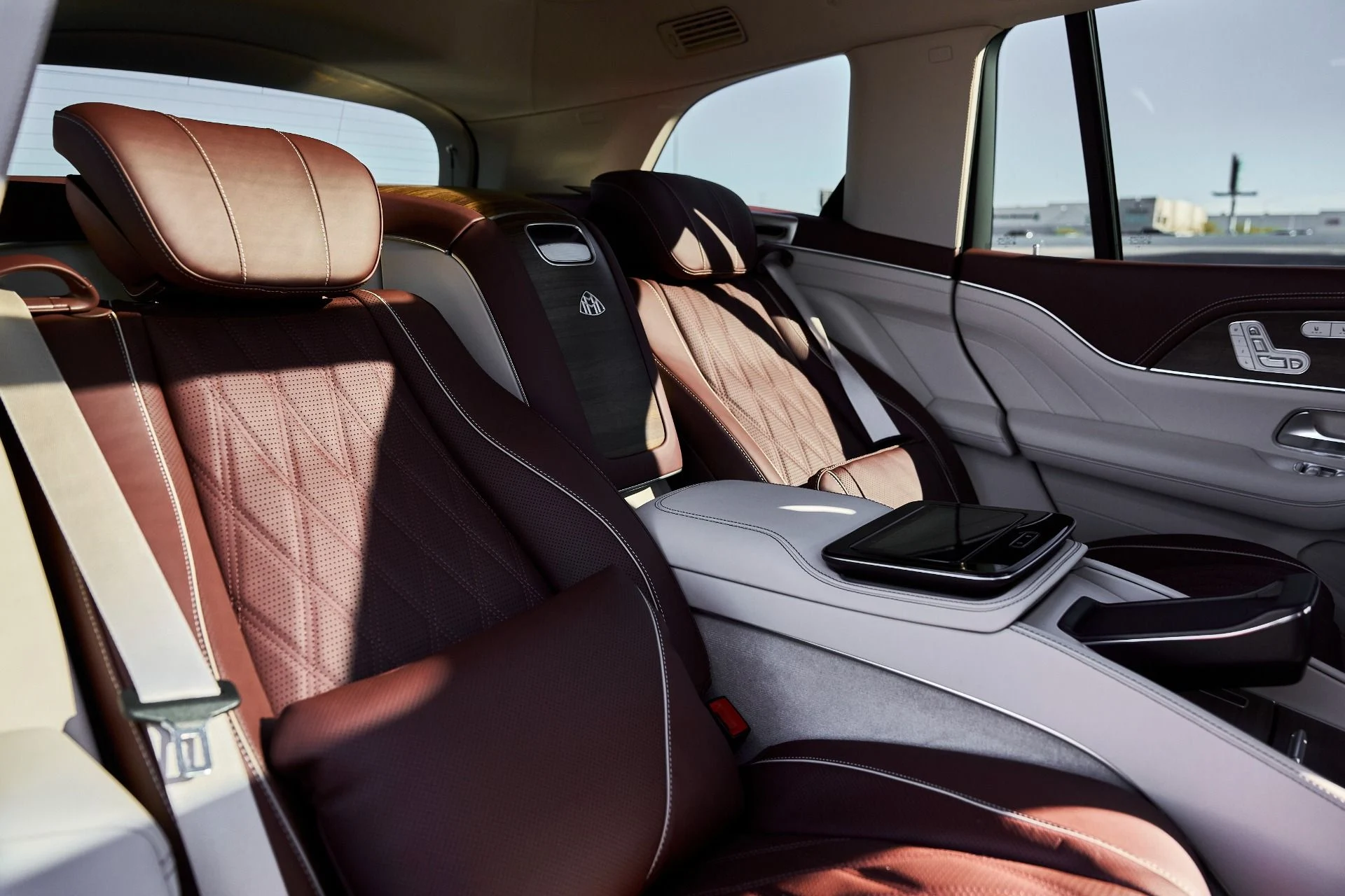 mph039_948684612_Used_2026_Mercedes_Benz_GLS_Maybach_GLS_600_1772593216_59767ea860