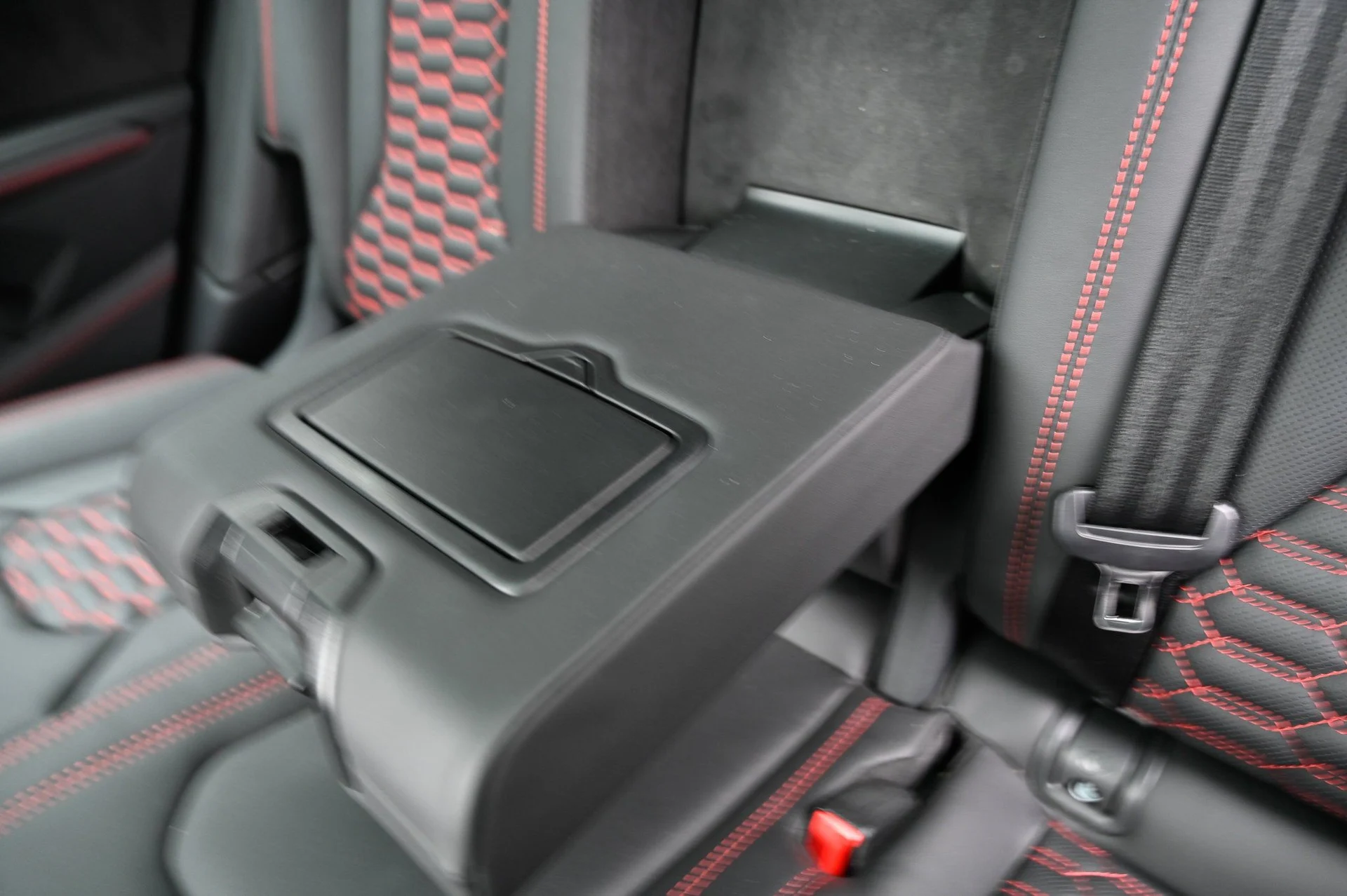 mph039_952323025_0659c860e9d34a6bbfe8871c6c2ba898_3254b8dfdd