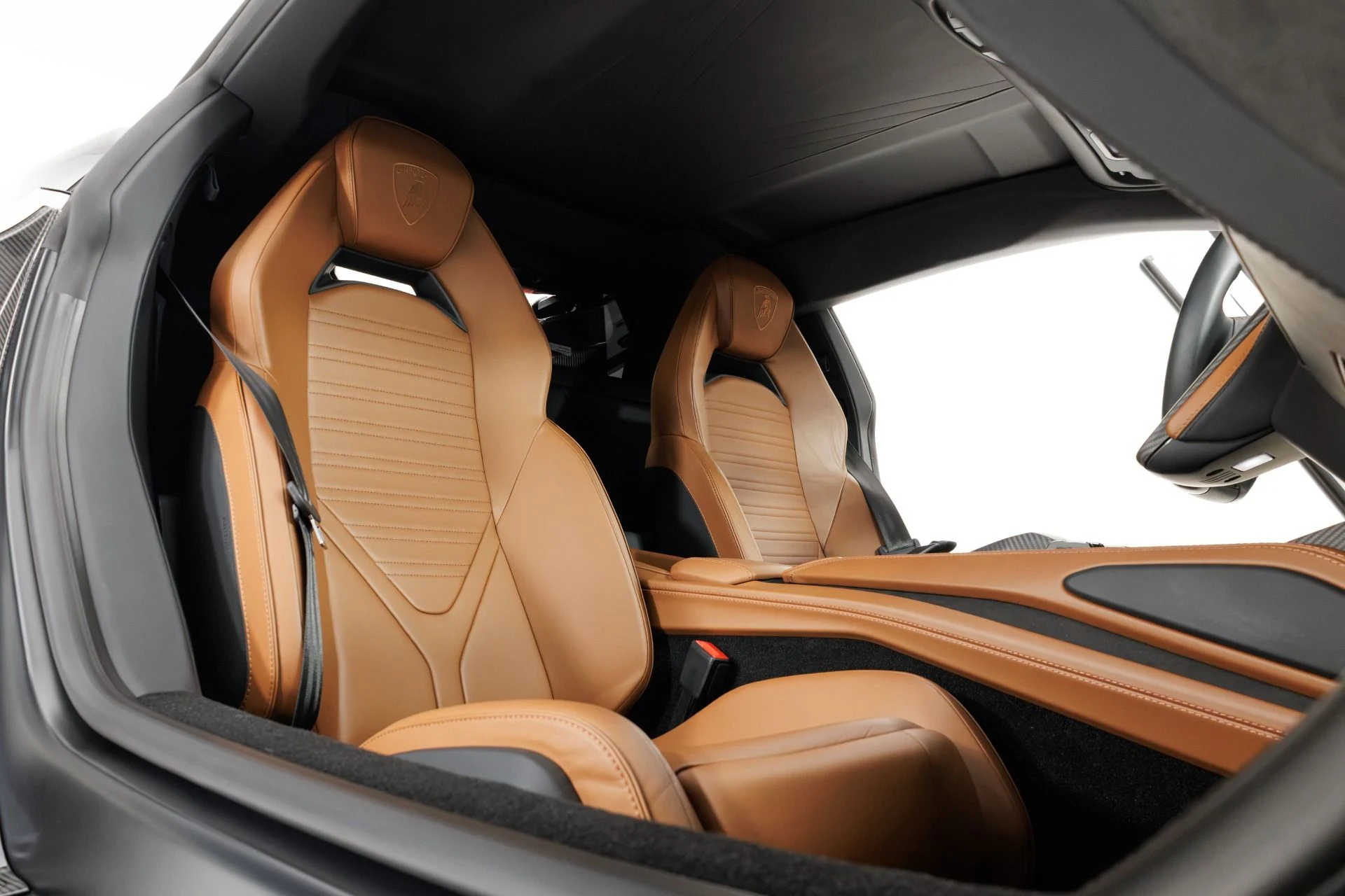 mph039_955544603_Used_2024_Lamborghini_Revuelto_1786042579_df021038f5