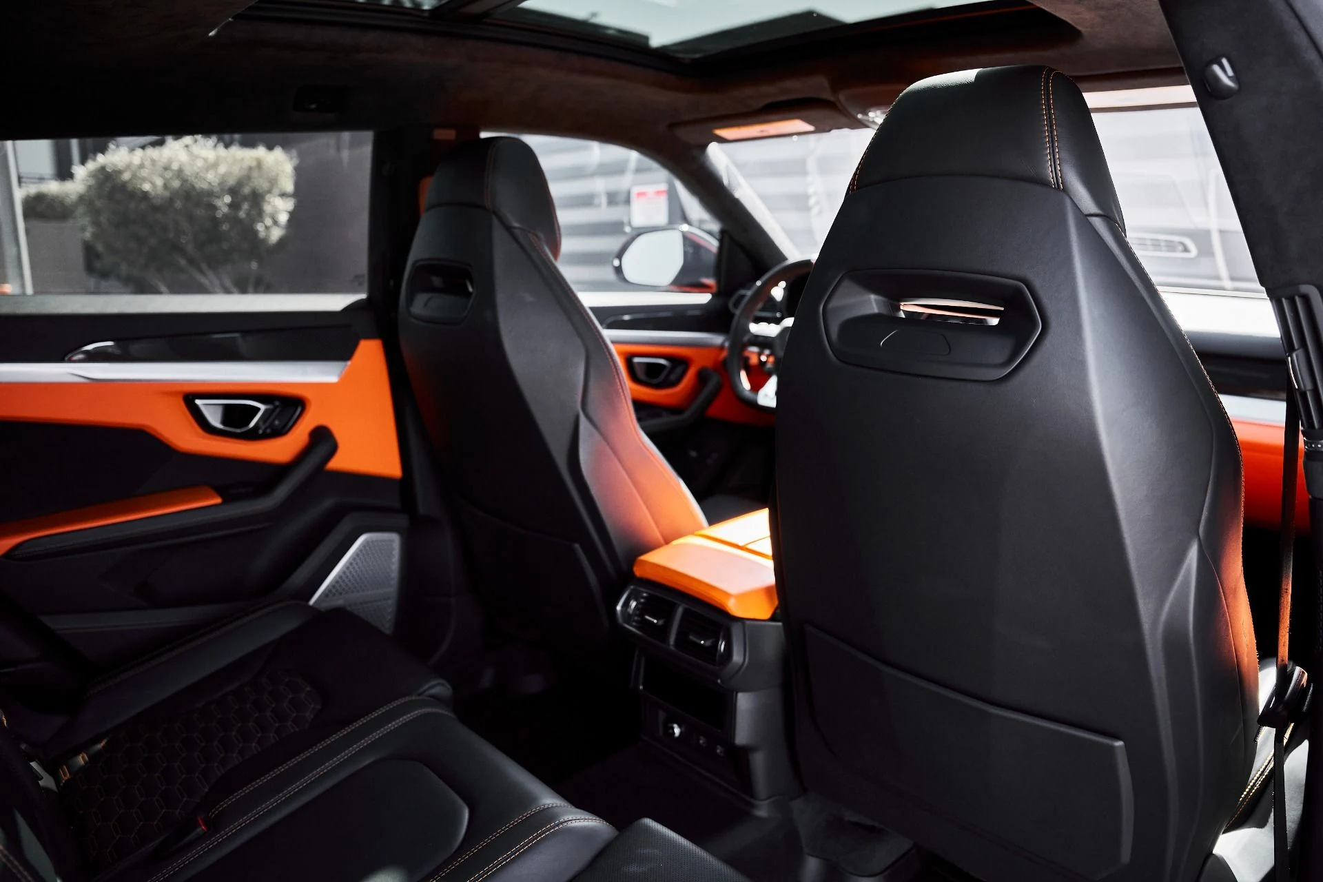 mph039_956594207_Used_2022_Lamborghini_Urus_1778204444_9dd3a5401f