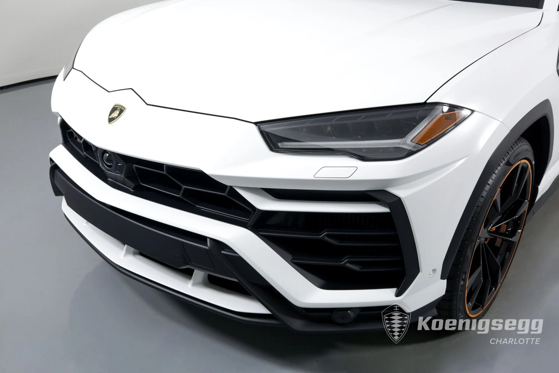 mph039_961100193_Used_2022_LAMBORGHINI_URUS_1671576431_3269f53b96