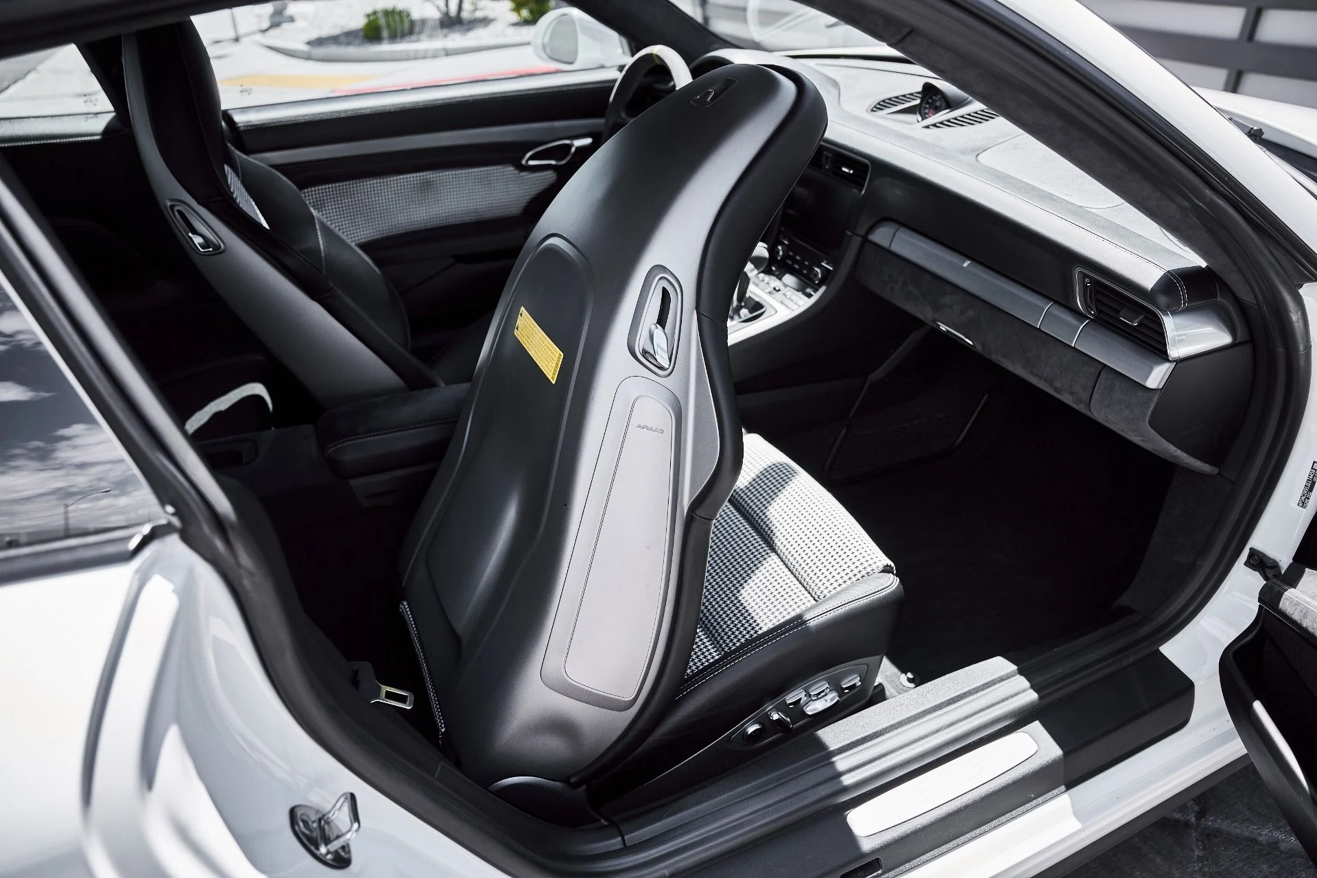 mph039_974593397_Used_2018_Porsche_911_GT_3_1777749591_c5b358cb24