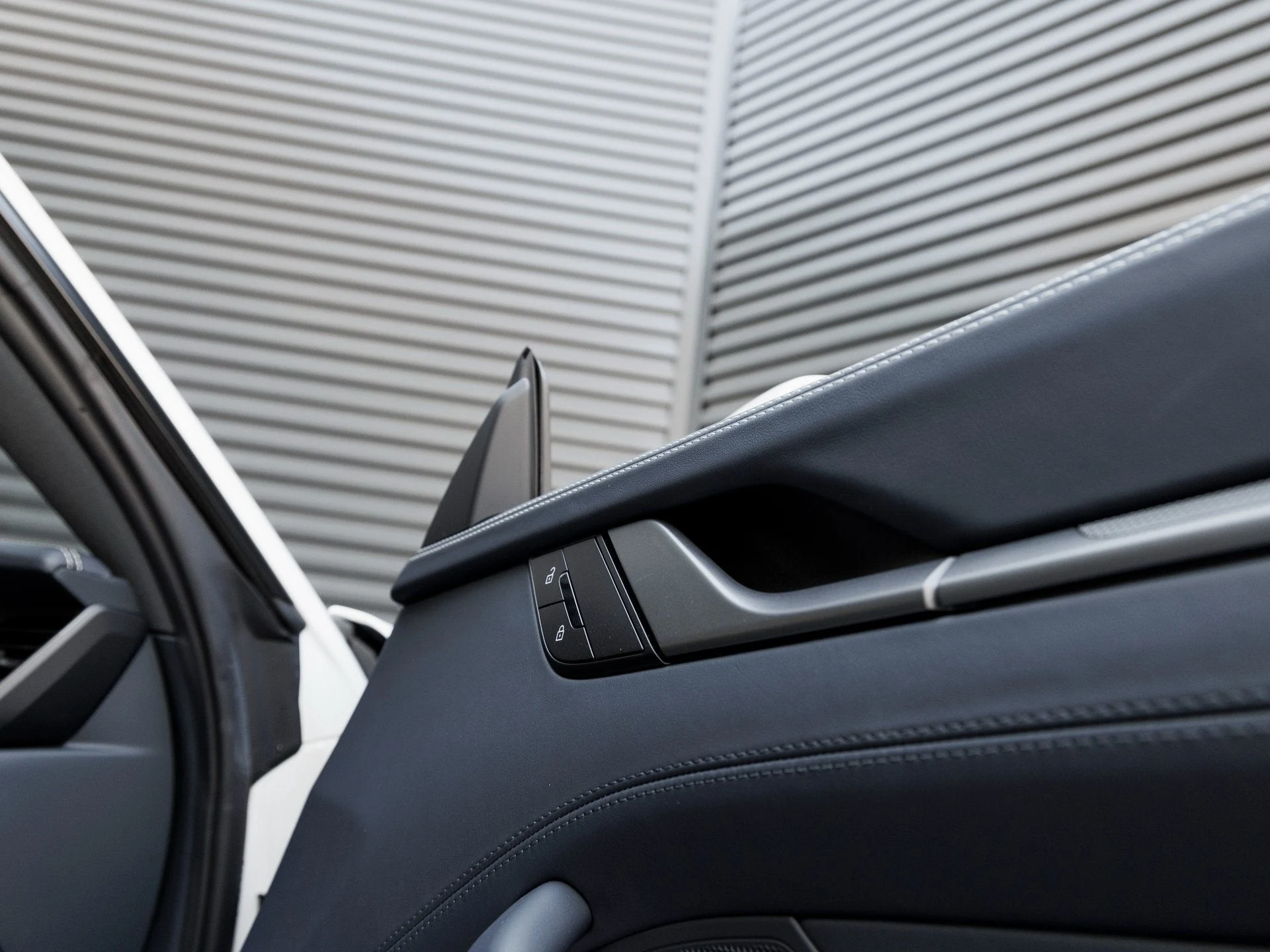 mph039_975418508_40_5e79c9e7b1