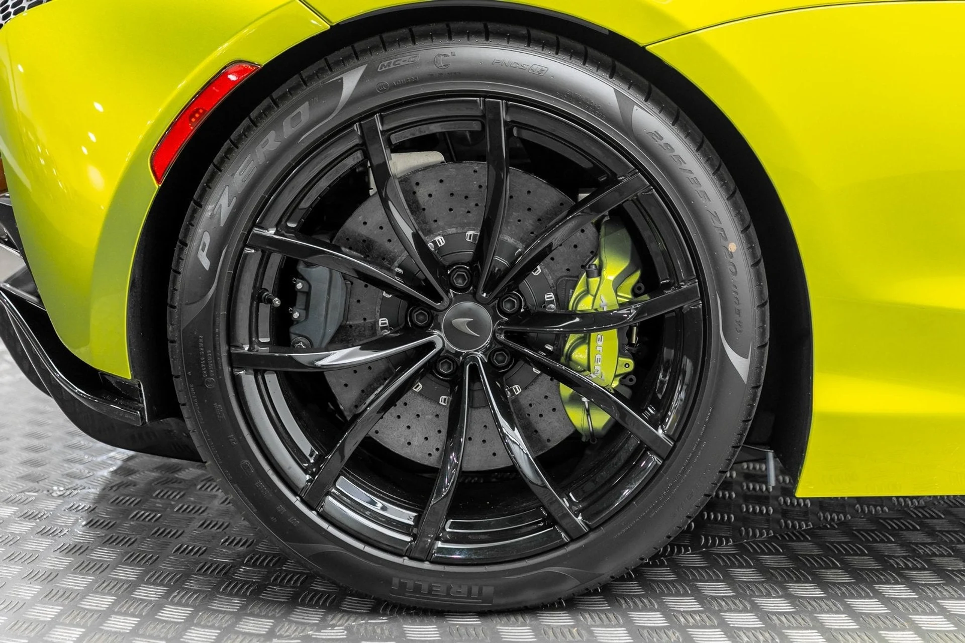 mph039_979220977_40_70fb615697