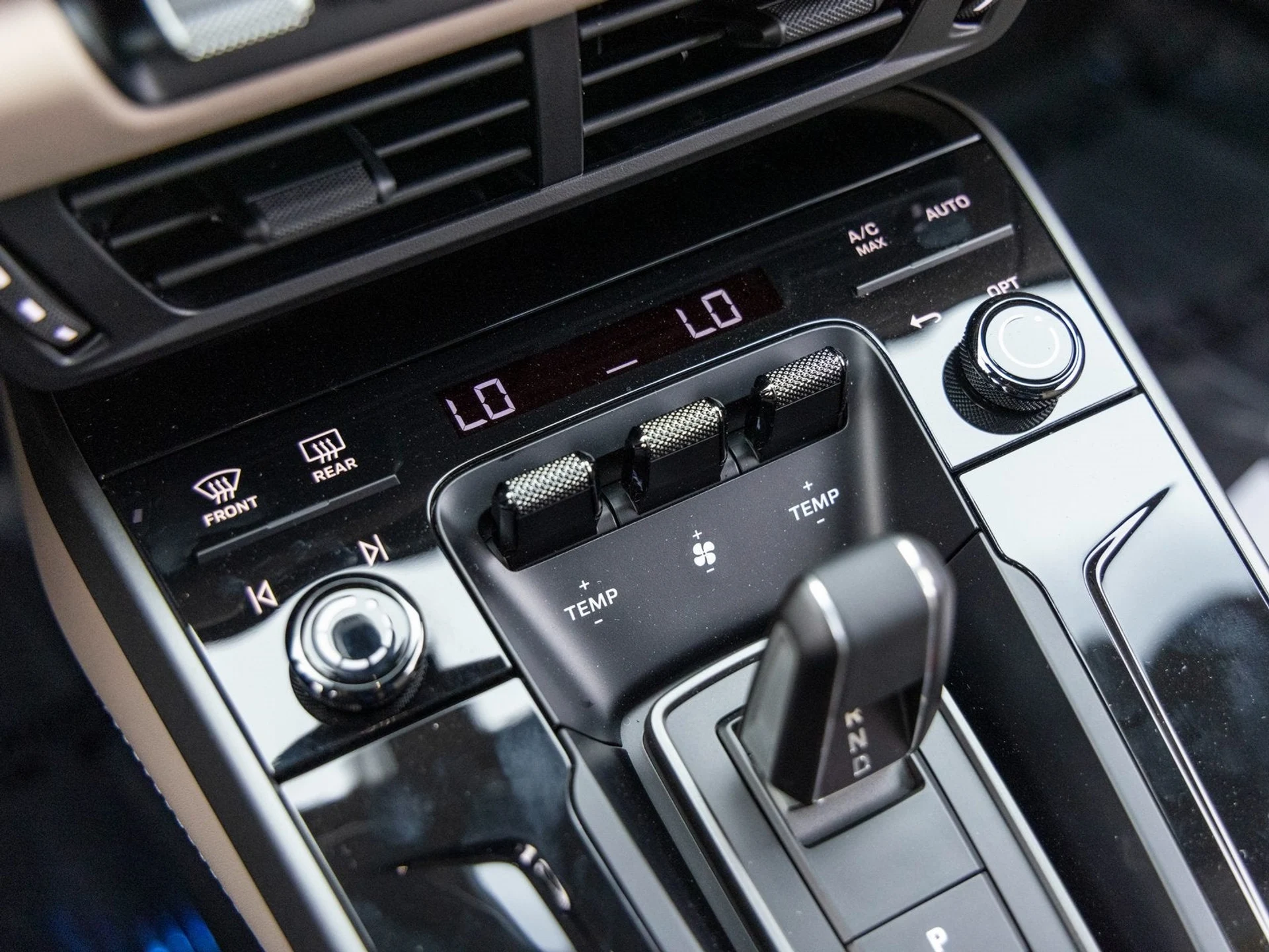 mph039_981994493_40_bf2844626e