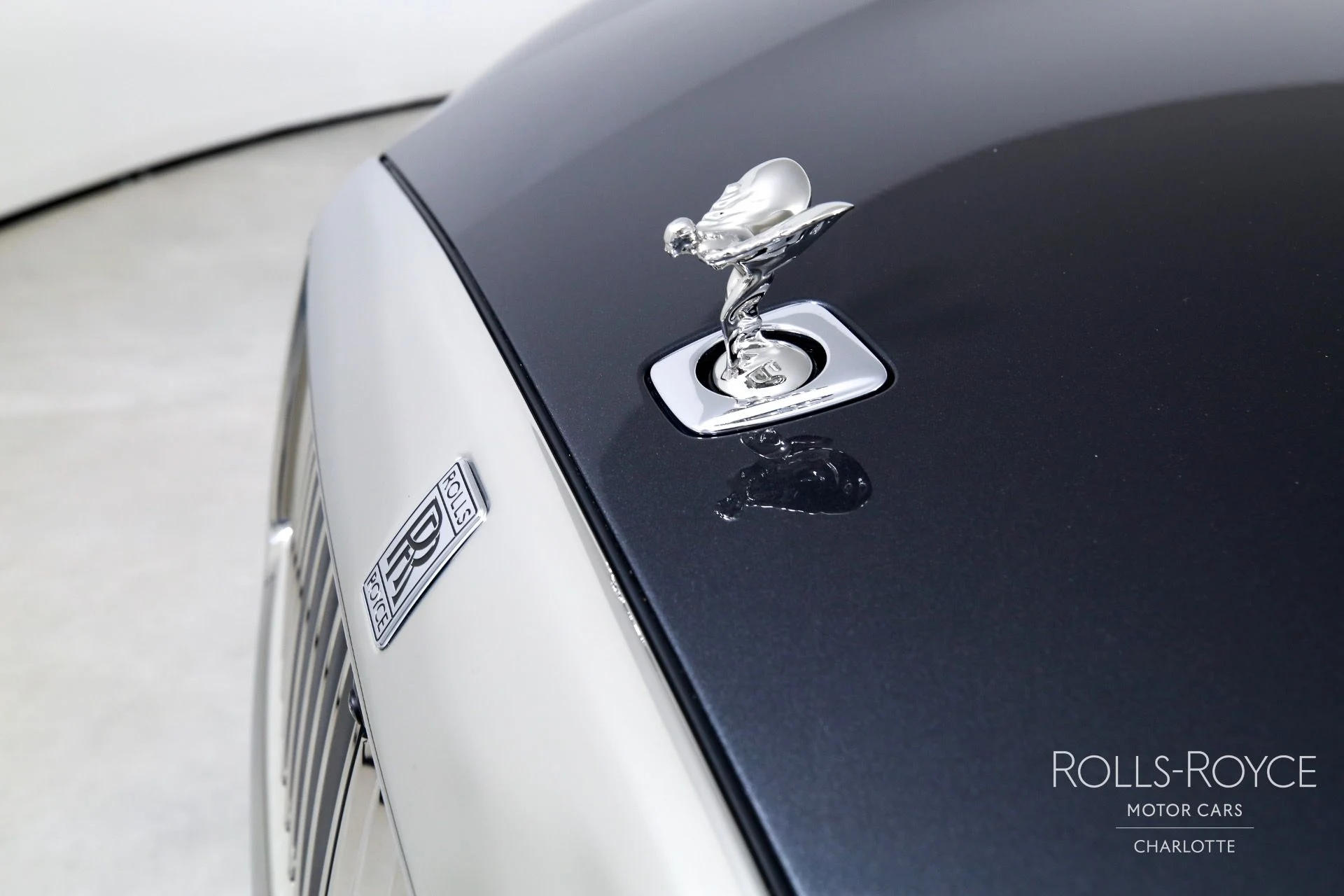 mph039_989595611_Used_2025_Rolls_Royce_Spectre_1759510390_1da6802f9d