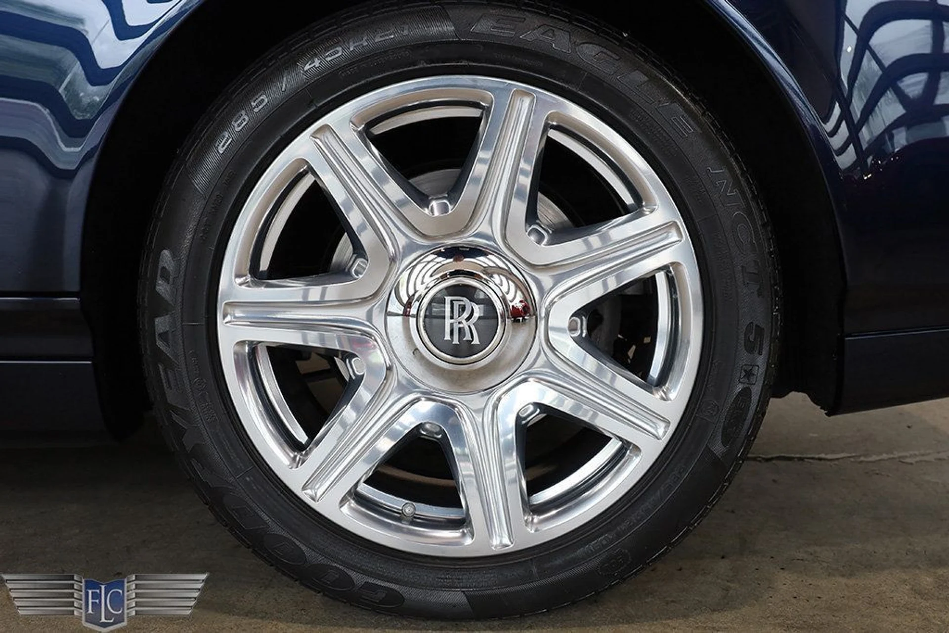 mph039_992270734_used_2013_rolls_royce_phantom_coupe_2drdrophead_9689_22930572_40_1024_2ddc9f4563