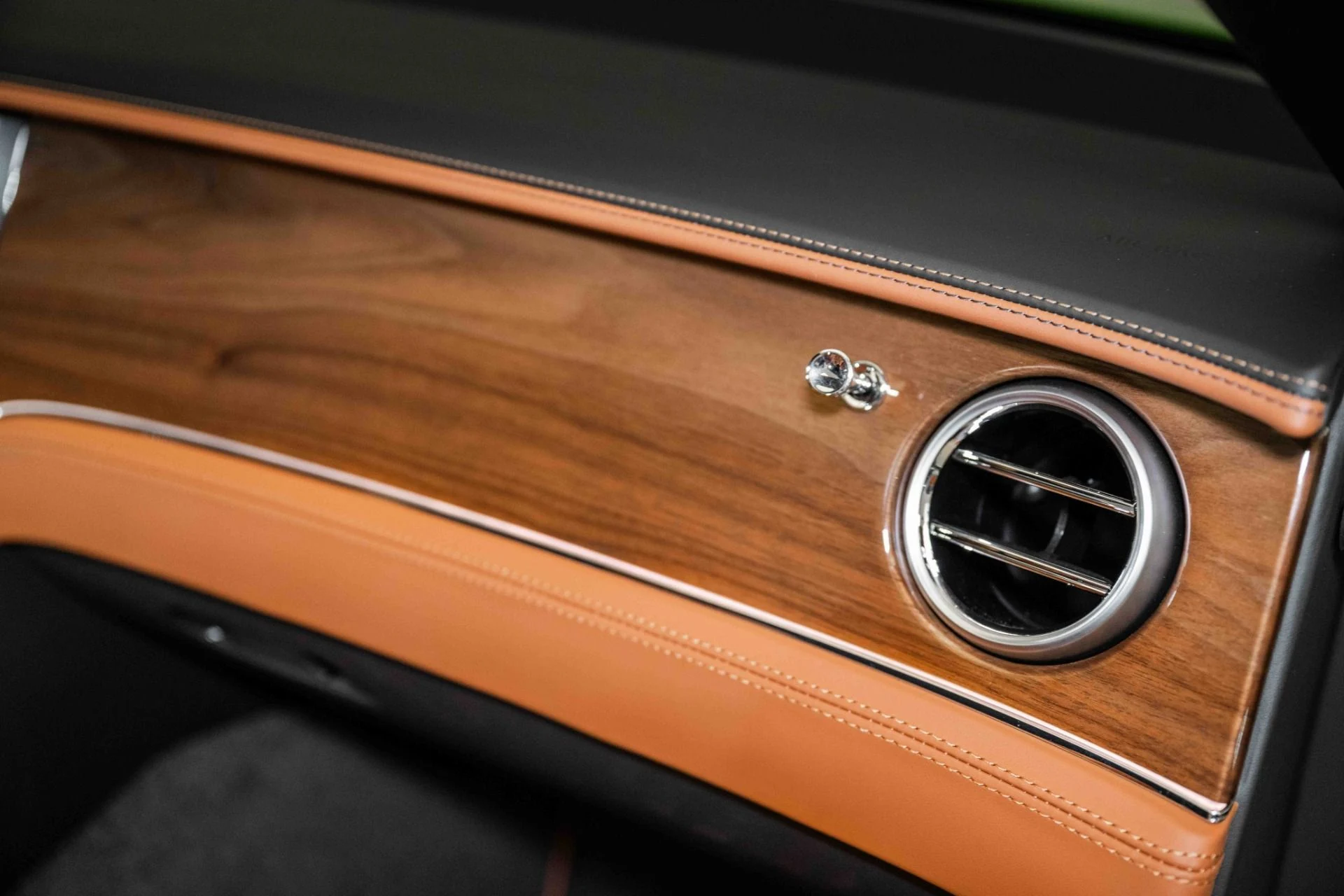 mph039_997794201_Used_2024_Bentley_Continental_GTC_Edition_8_1743689884_e5b846dc4c