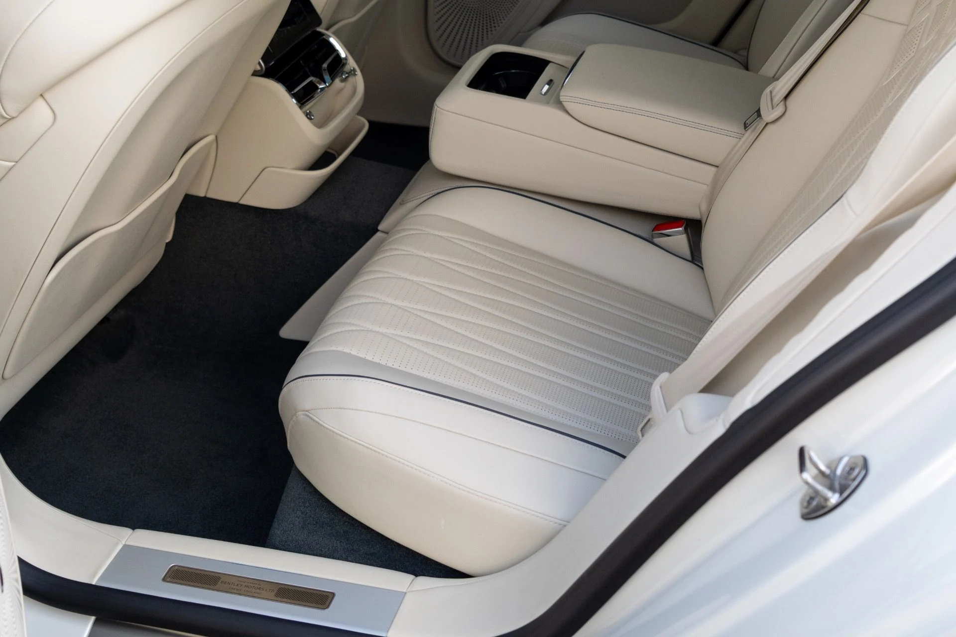 mph039_998791740_Used_2021_Bentley_Flying_Spur_W12_1764864879_49252cc772