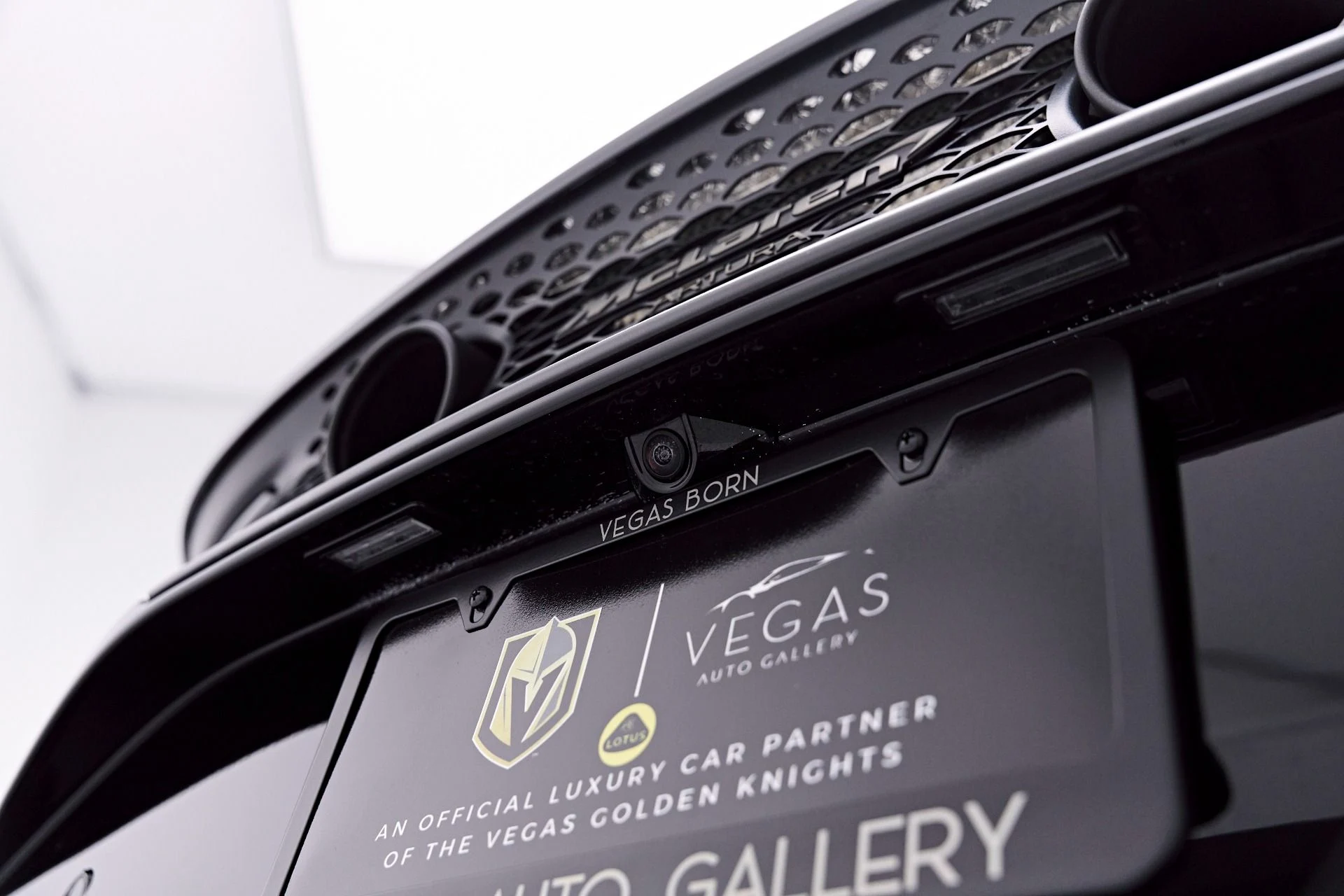 mph040_1001808293_Used_2026_Mc_Laren_Artura_Vision_1777507492_12b05c2be0