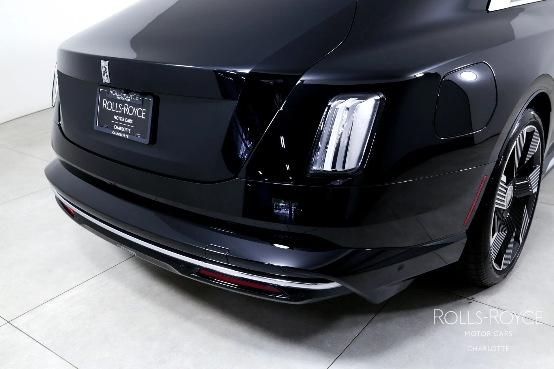 mph040_1002205720_Used_2024_Rolls_Royce_Spectre_1745445459_7d5e885b74