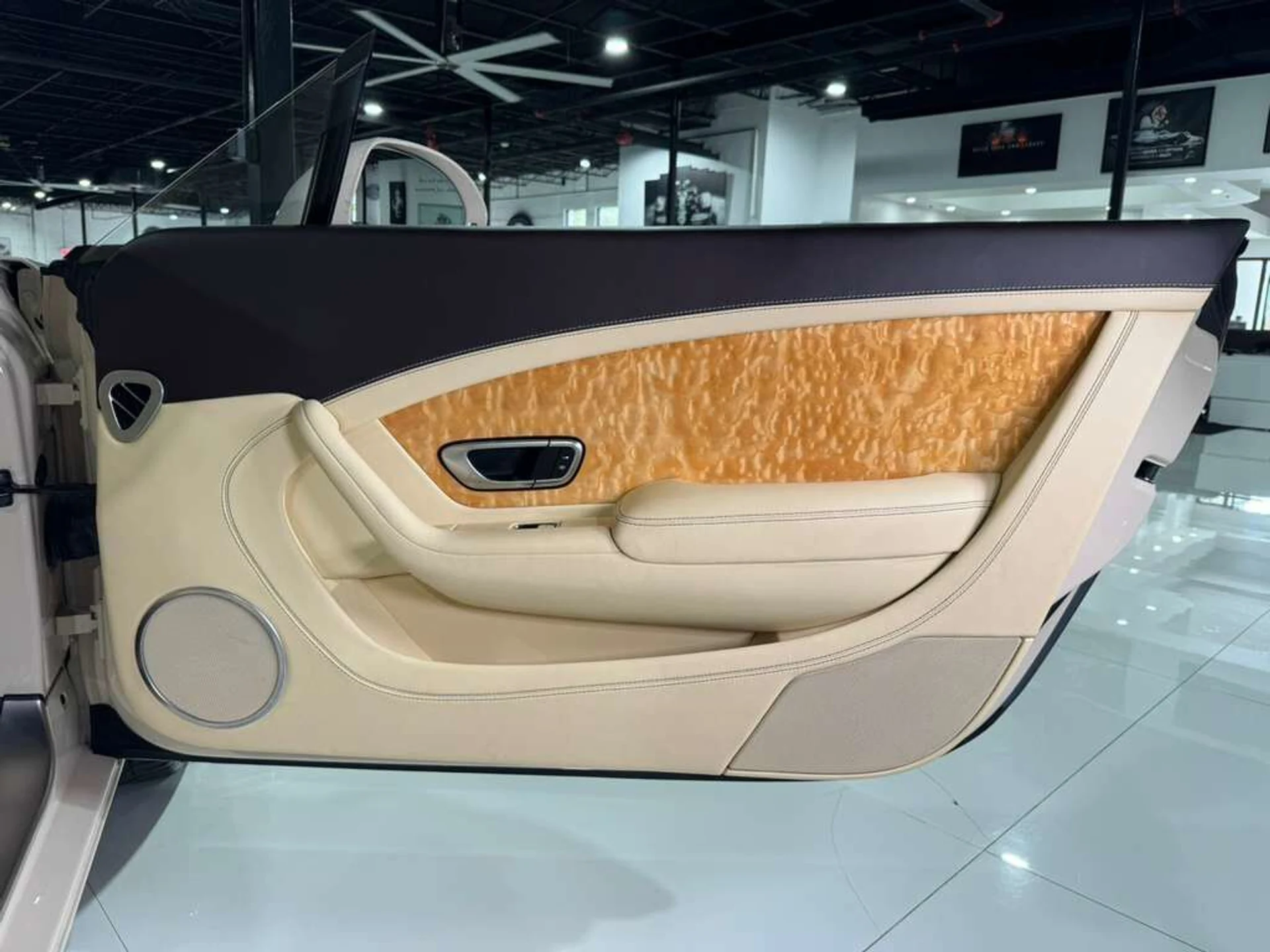 mph040_1006251059_5246bbf4f3ef83fc339e911630c3ab39_dba7dee92e