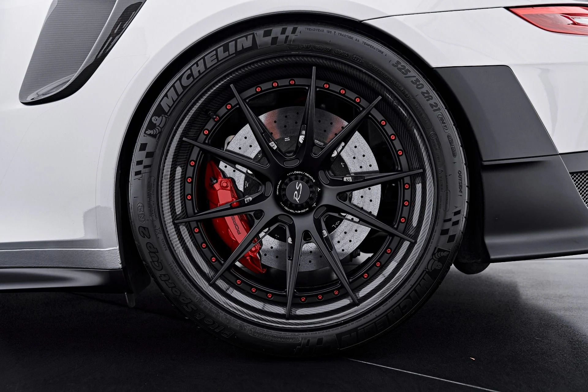 mph040_1010974001_Used_2019_Porsche_911_GT_2_RS_1788559229_7a1d8190fd