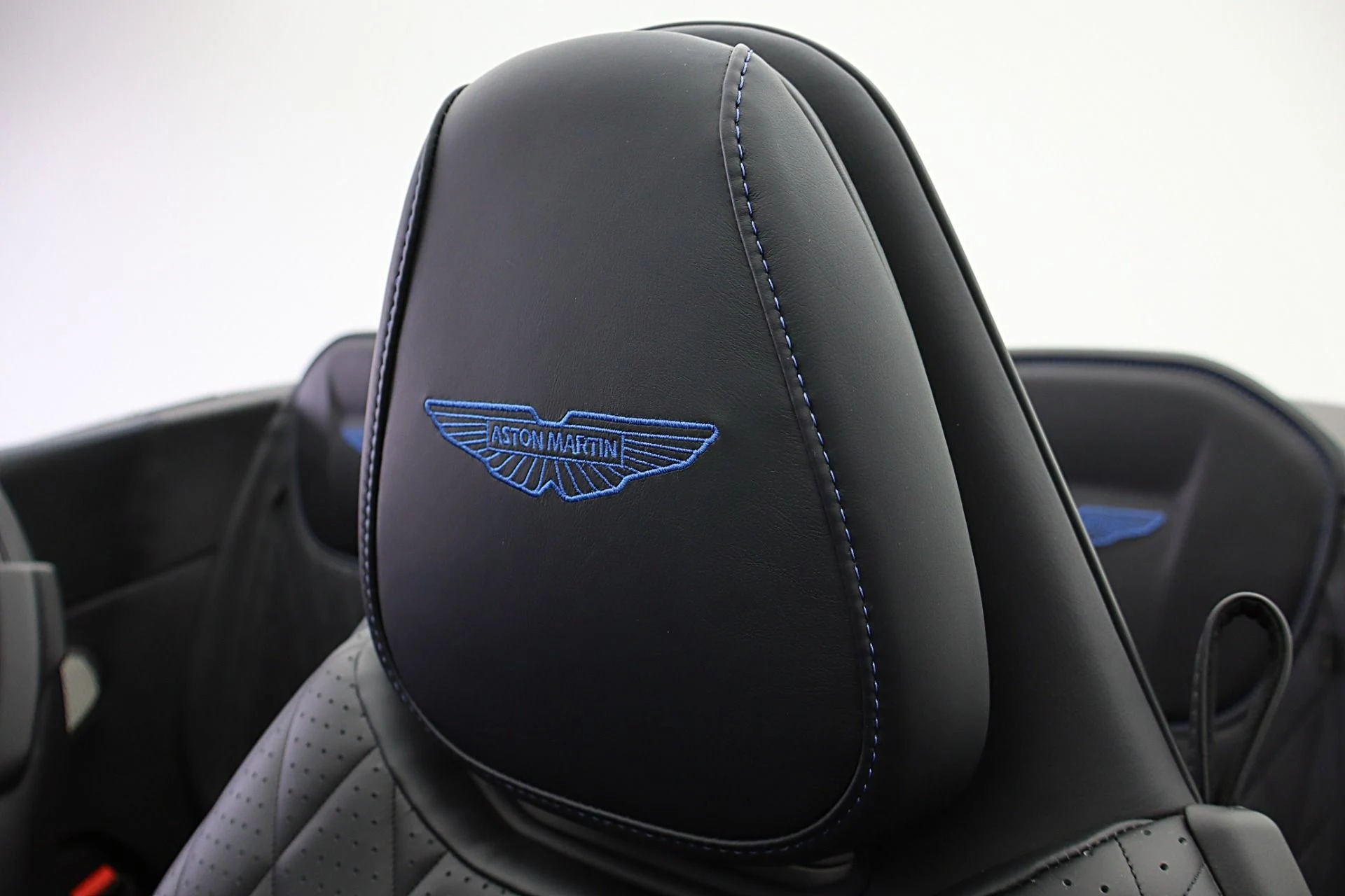 mph040_101363414_Used_2024_Aston_Martin_DB_12_Volante_a224d5c7f6